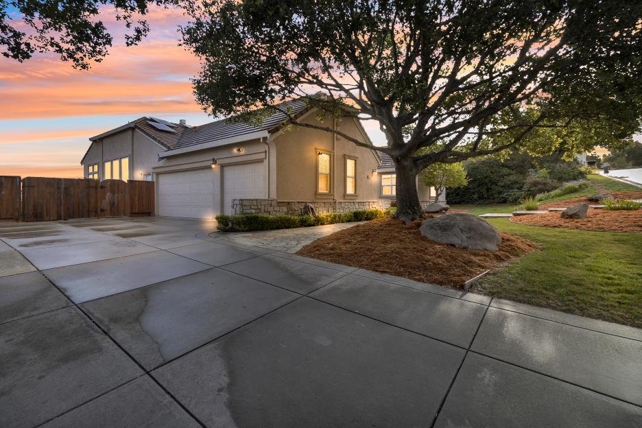 820 Via Vaquero Norte