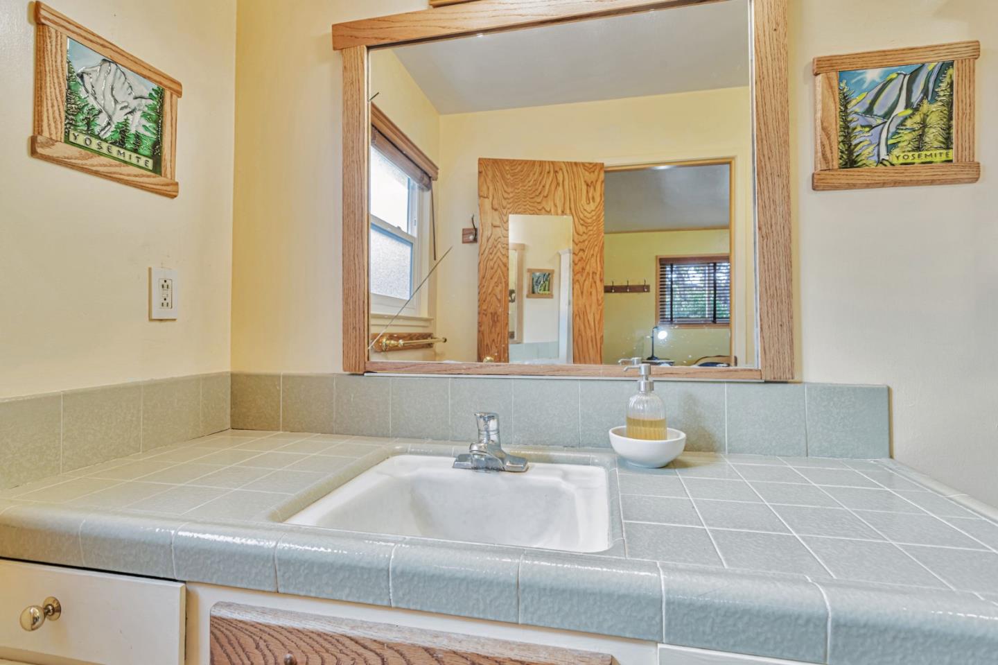 1020 Green Valley Road