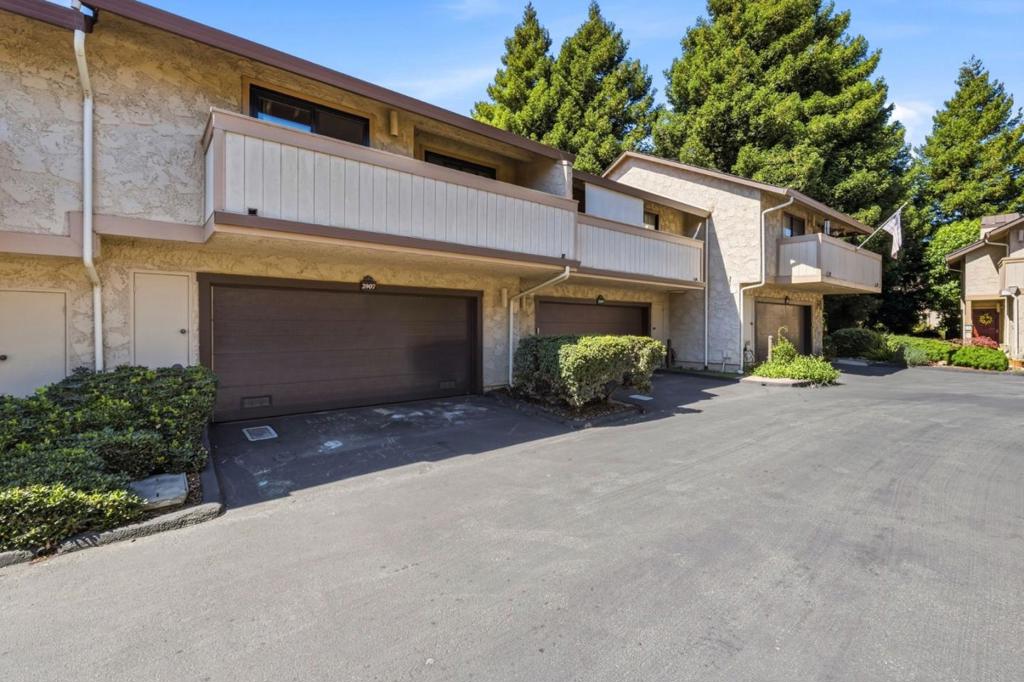 2907 Crocker