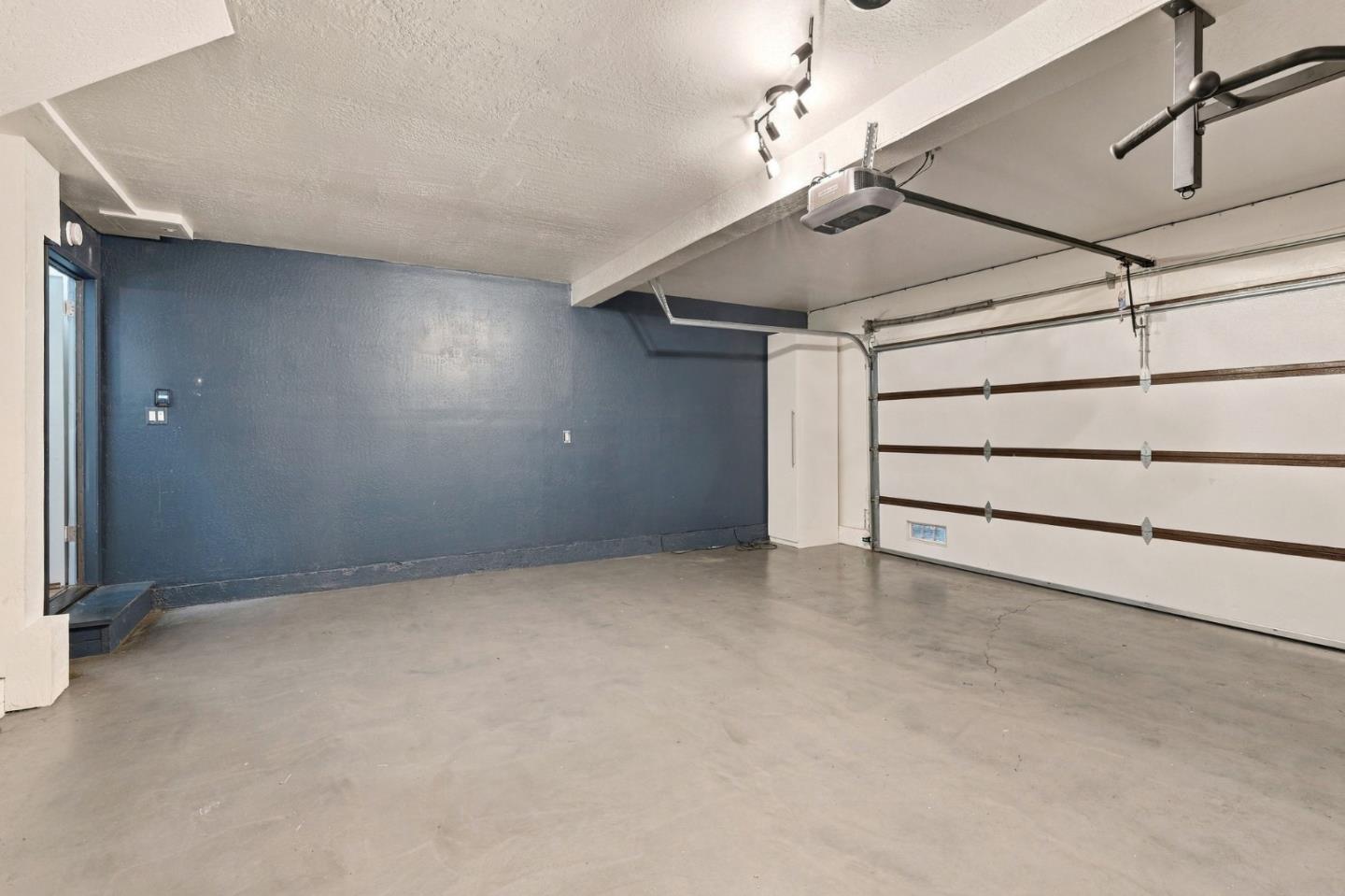 2907 Crocker