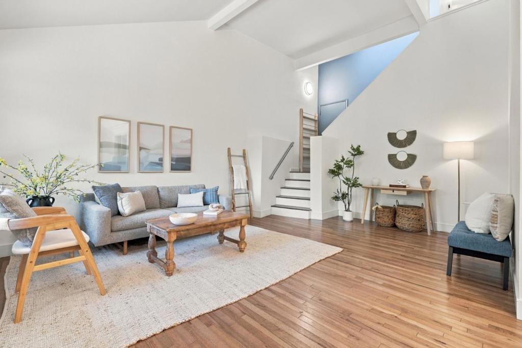 2907 Crocker