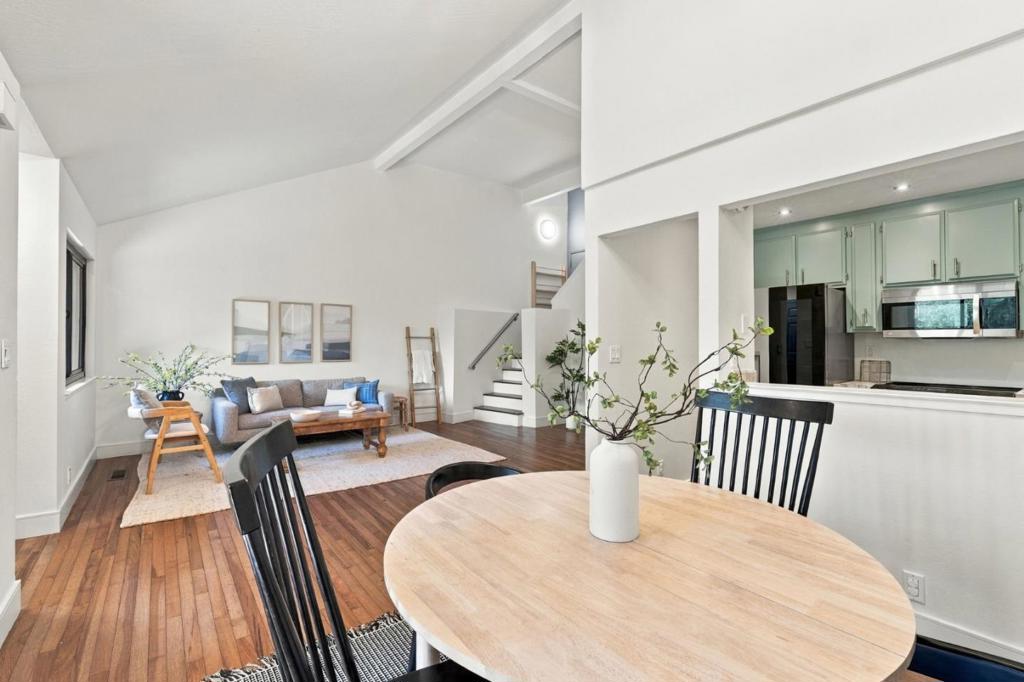 2907 Crocker