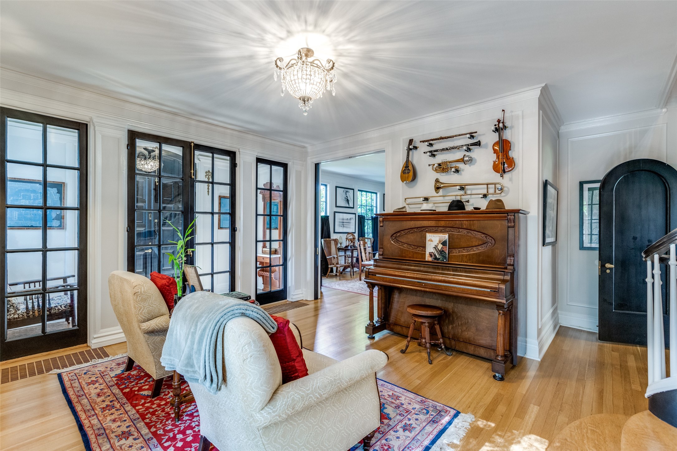 1130 W Bond Street