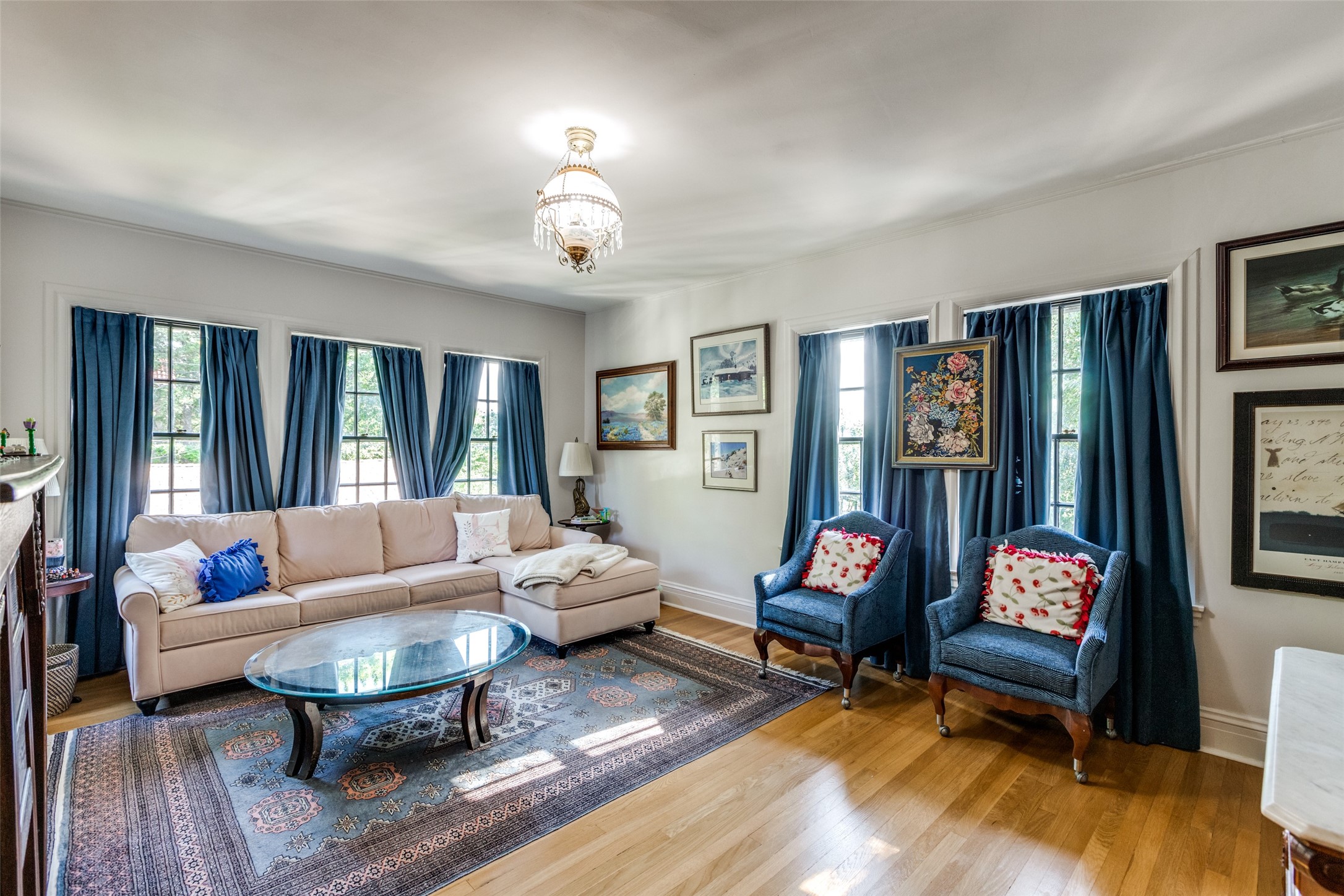 1130 W Bond Street