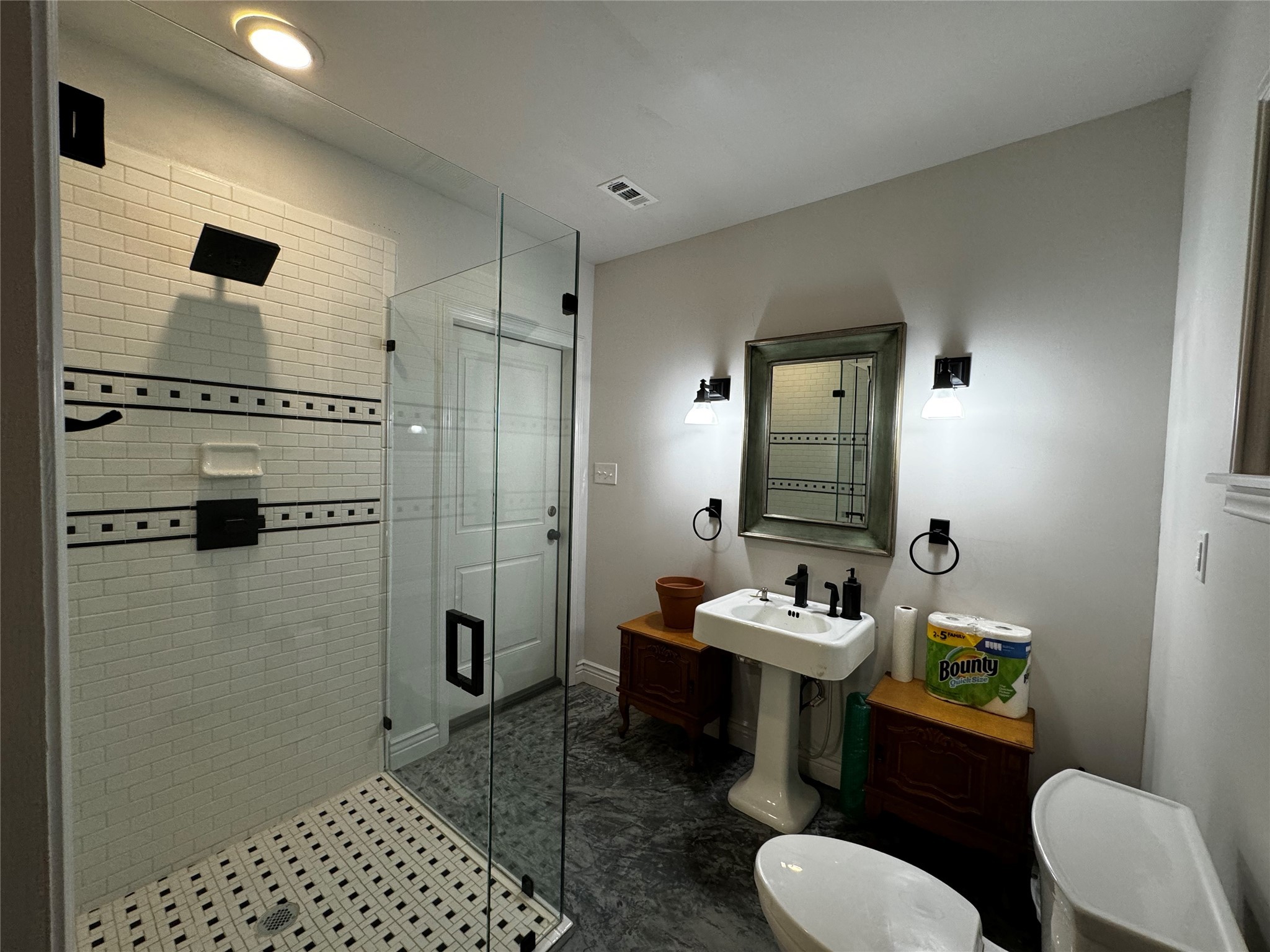 1130 W Bond Street