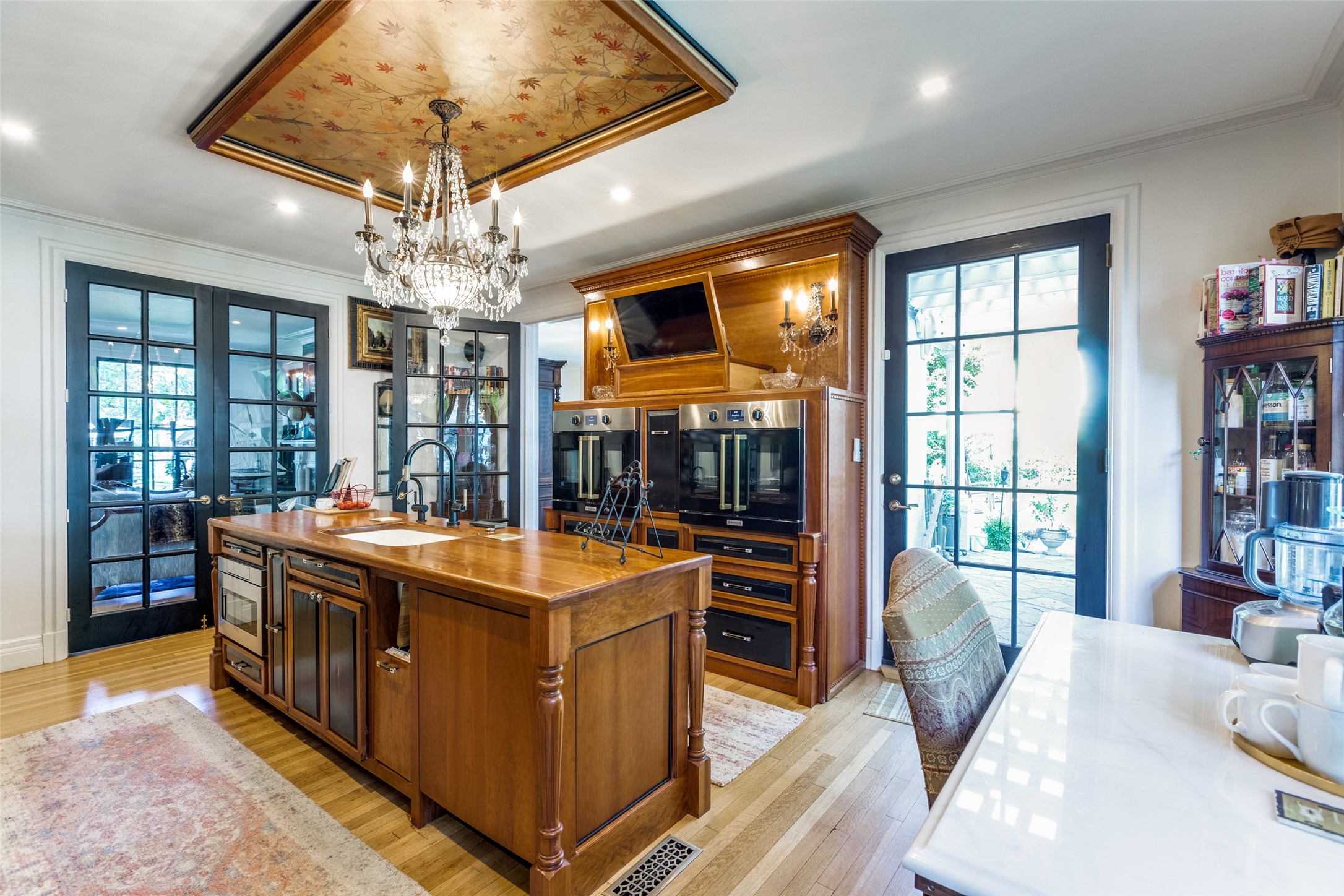 1130 W Bond Street