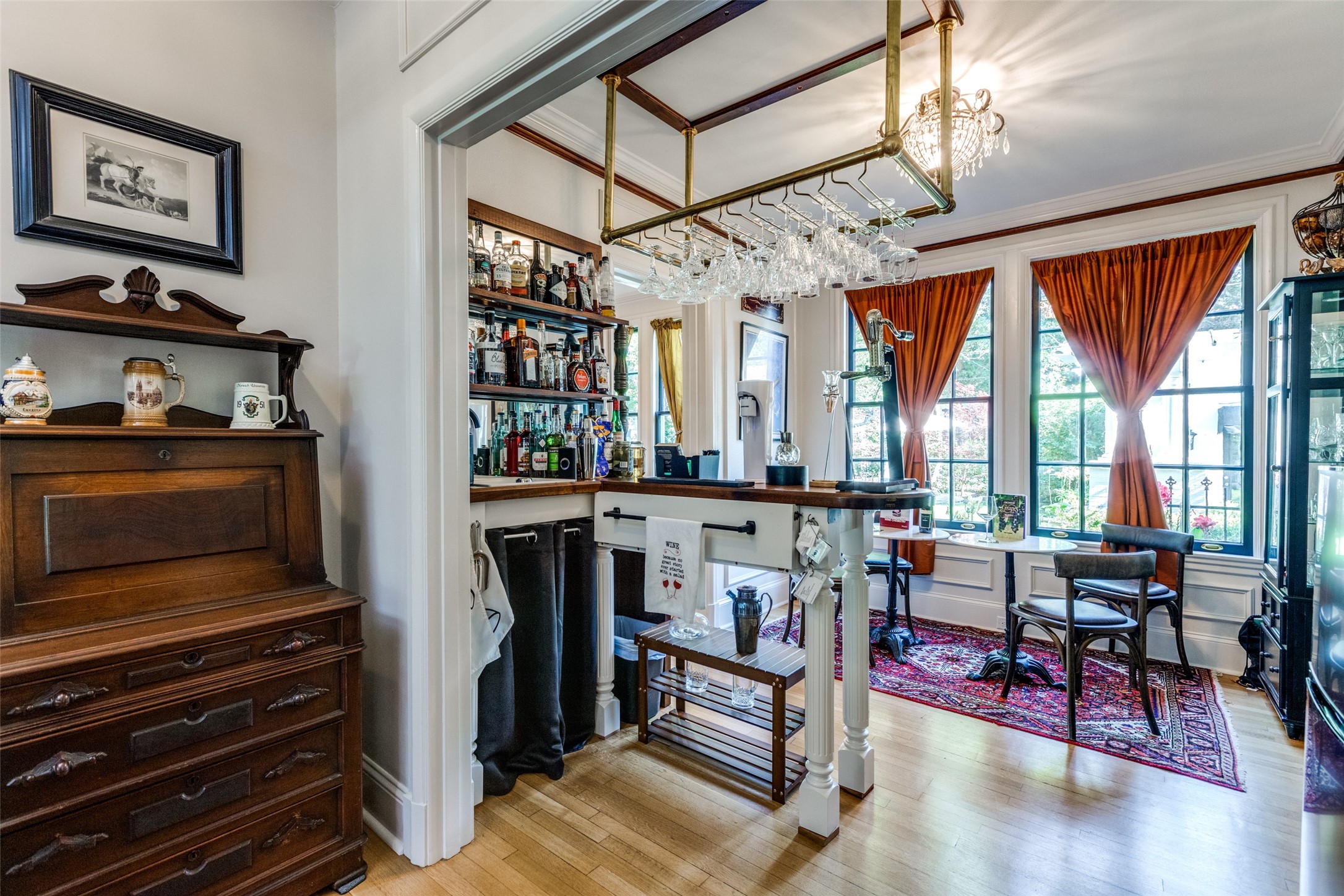 1130 W Bond Street