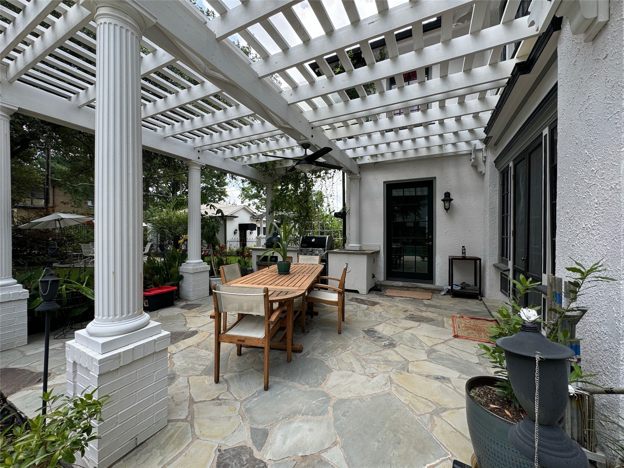 1130 W Bond Street