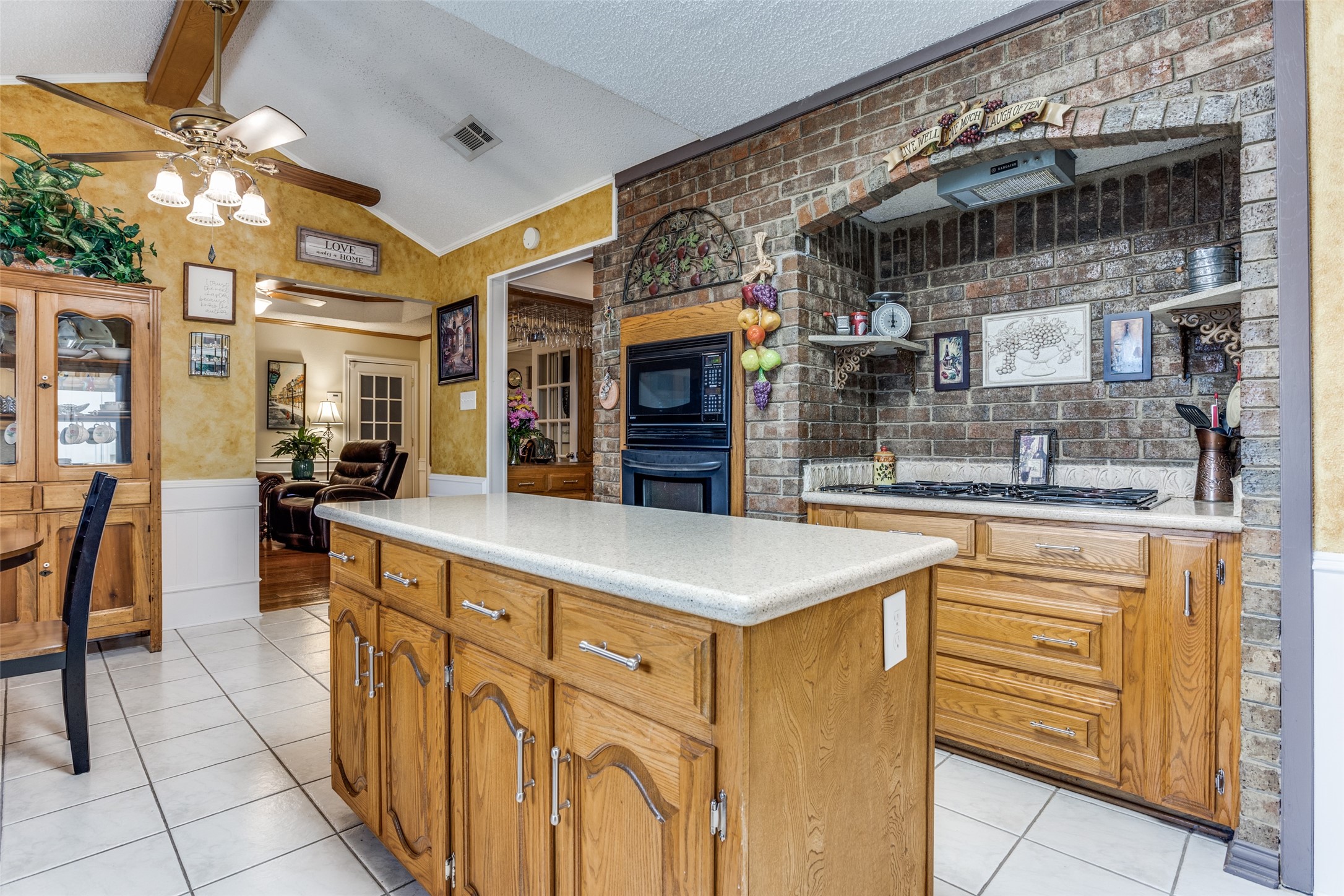 2120 Meadowview Court