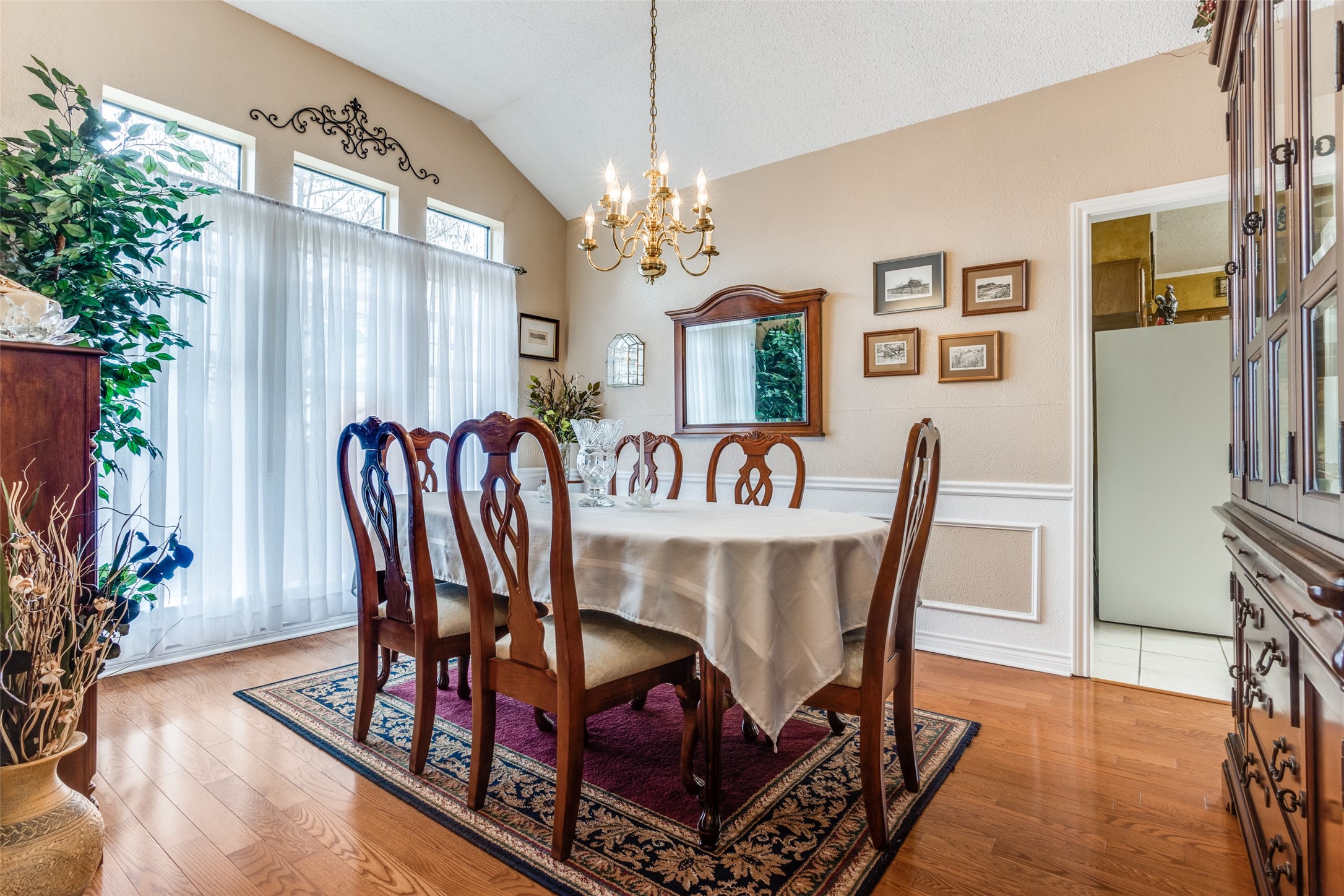 2120 Meadowview Court