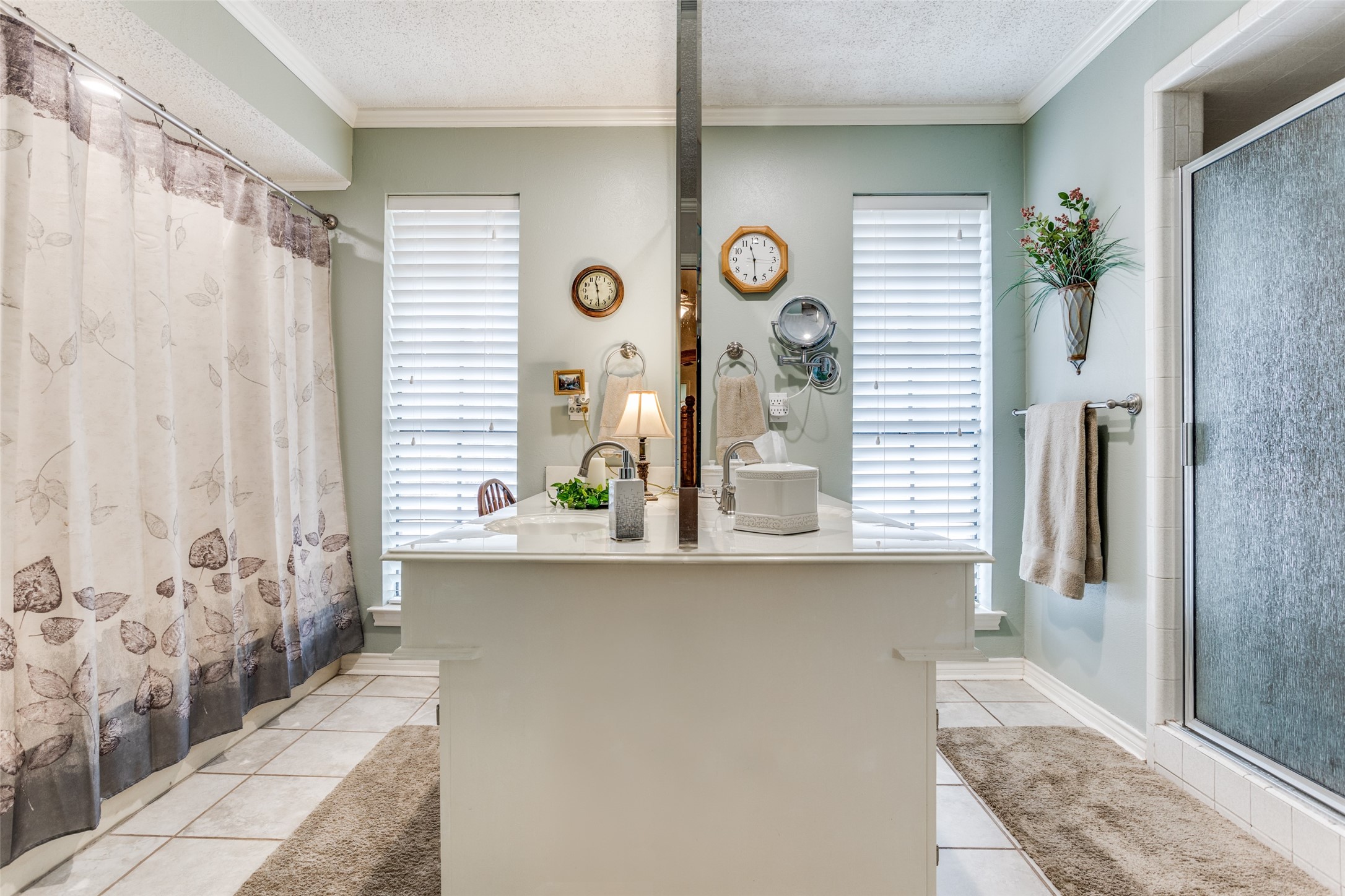 2120 Meadowview Court