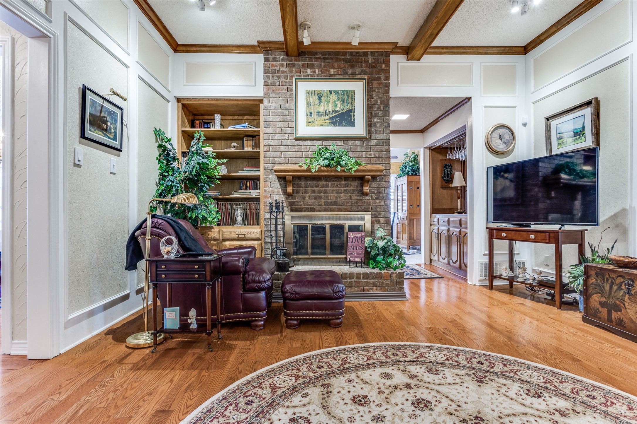 2120 Meadowview Court