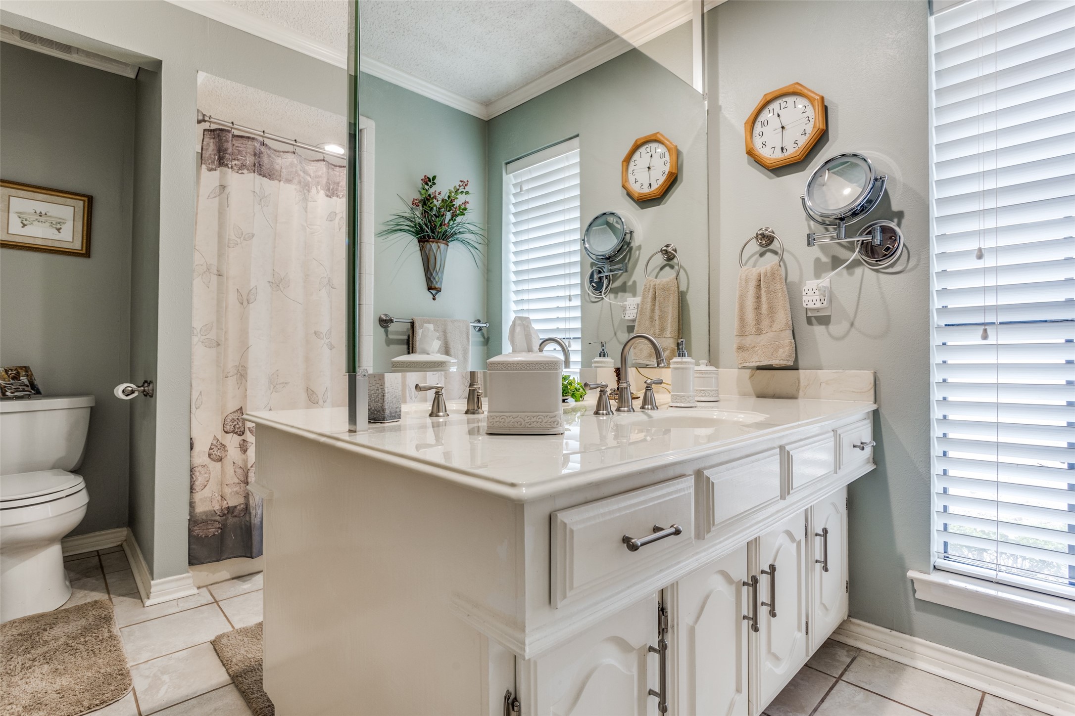 2120 Meadowview Court