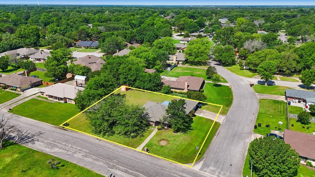 10400 Oak Creek Drive