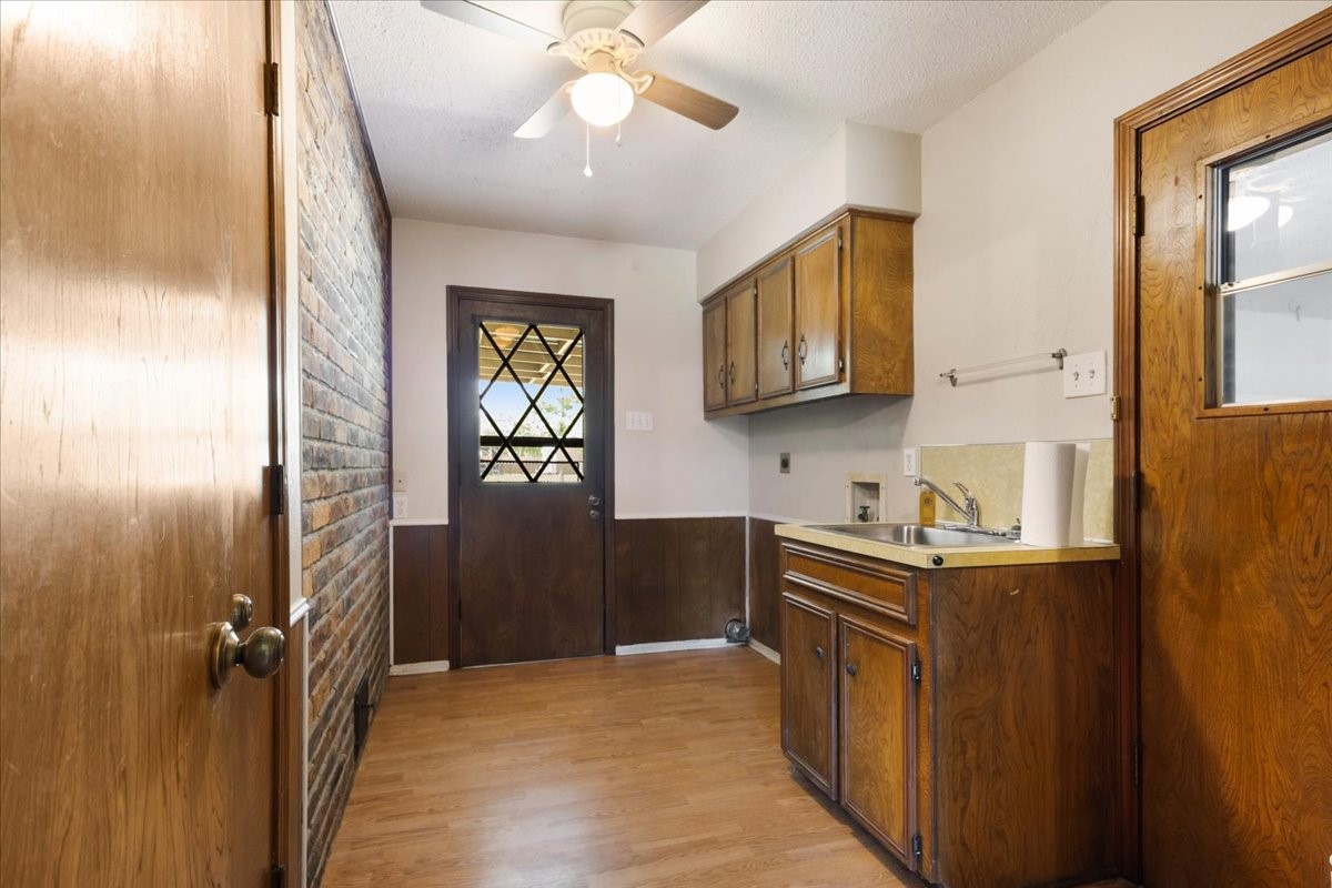 10400 Oak Creek Drive