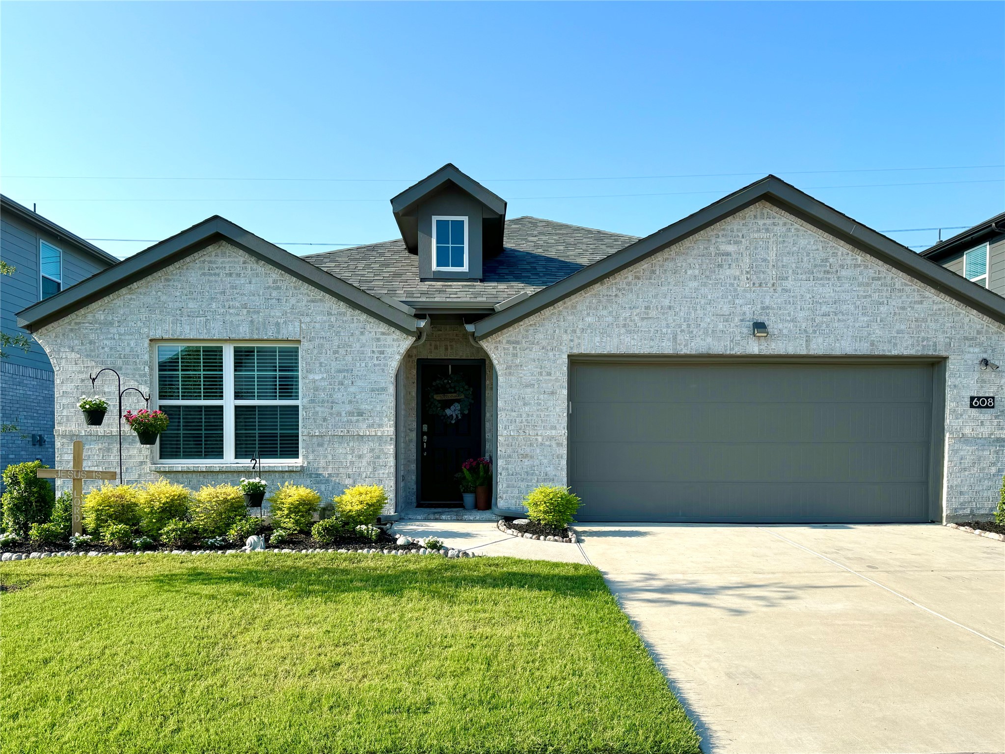 608 N Rain Barrel Place