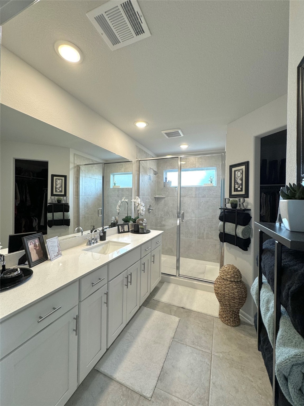 608 N Rain Barrel Place