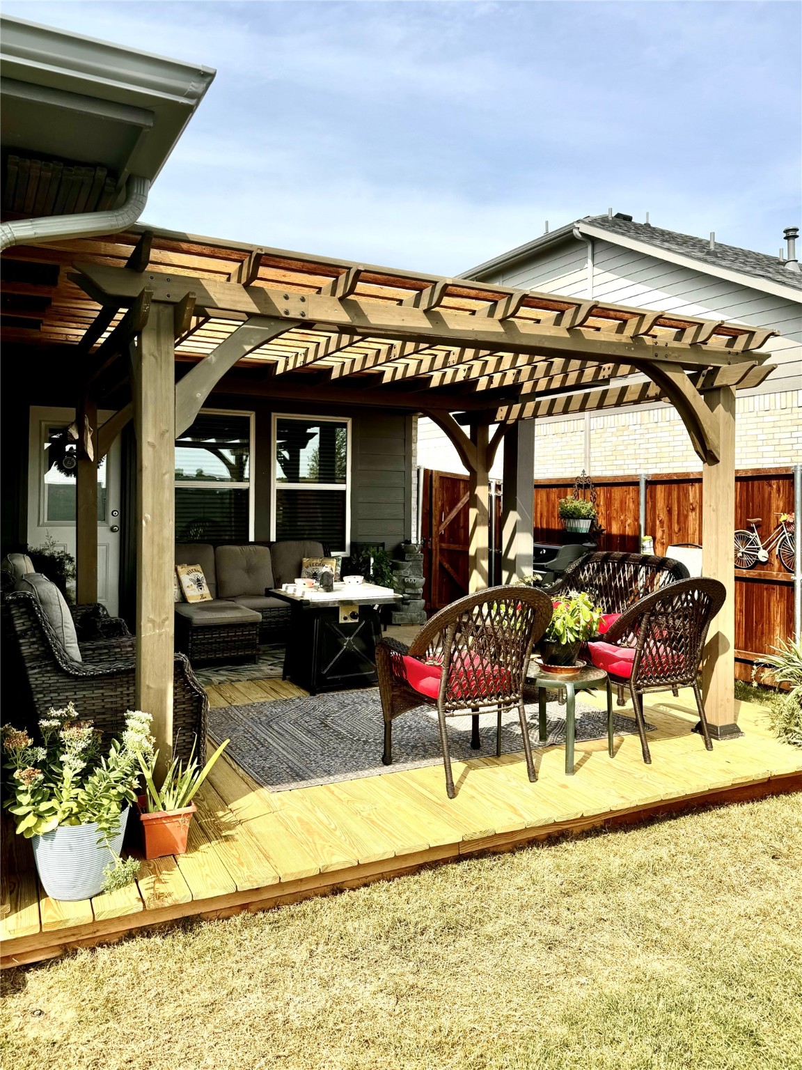 608 N Rain Barrel Place