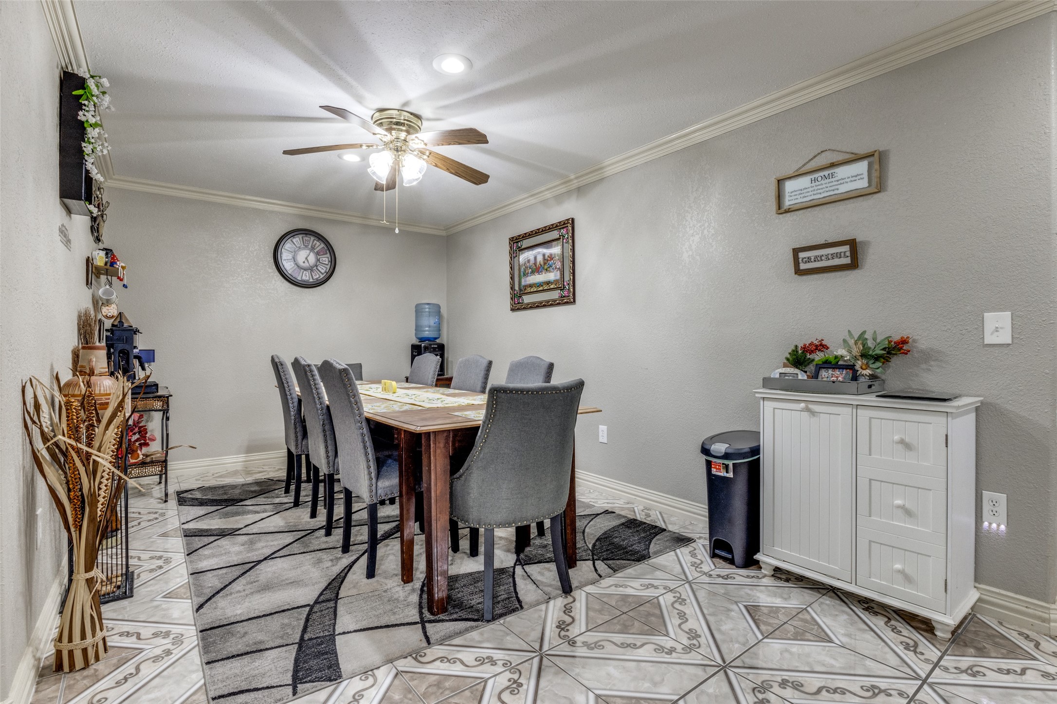 1590 Farm Road 2352