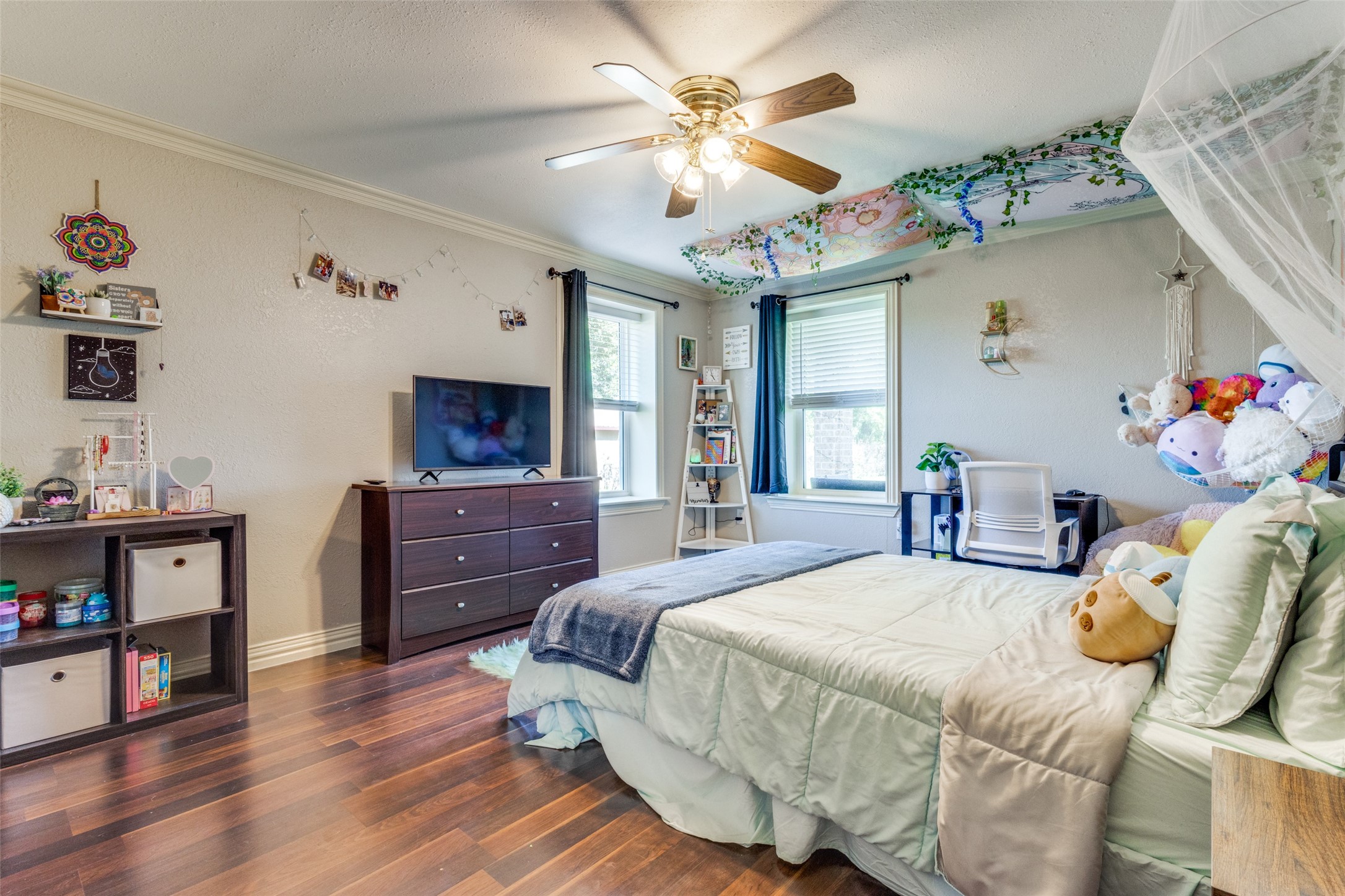 1590 Farm Road 2352