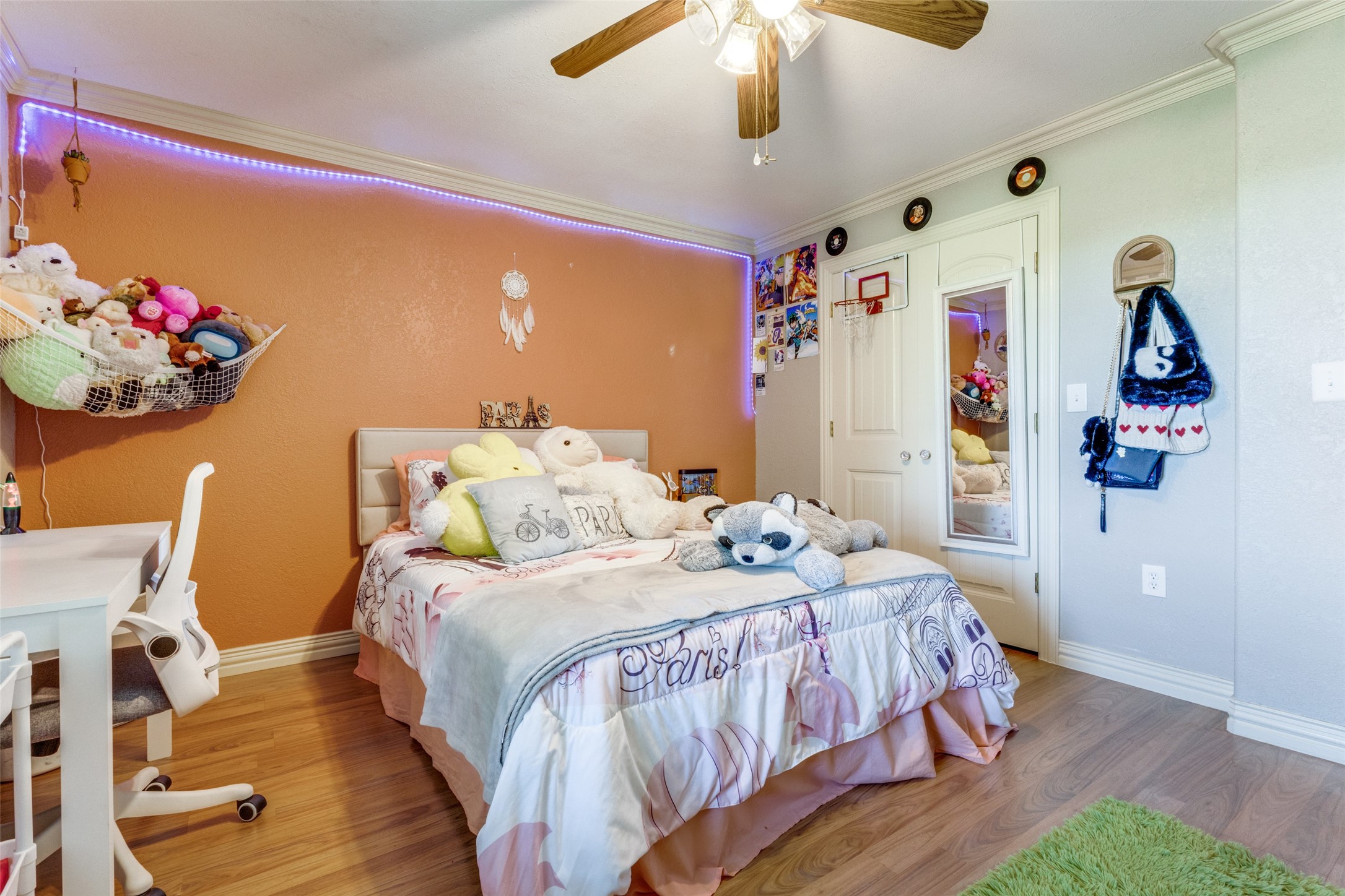 1590 Farm Road 2352