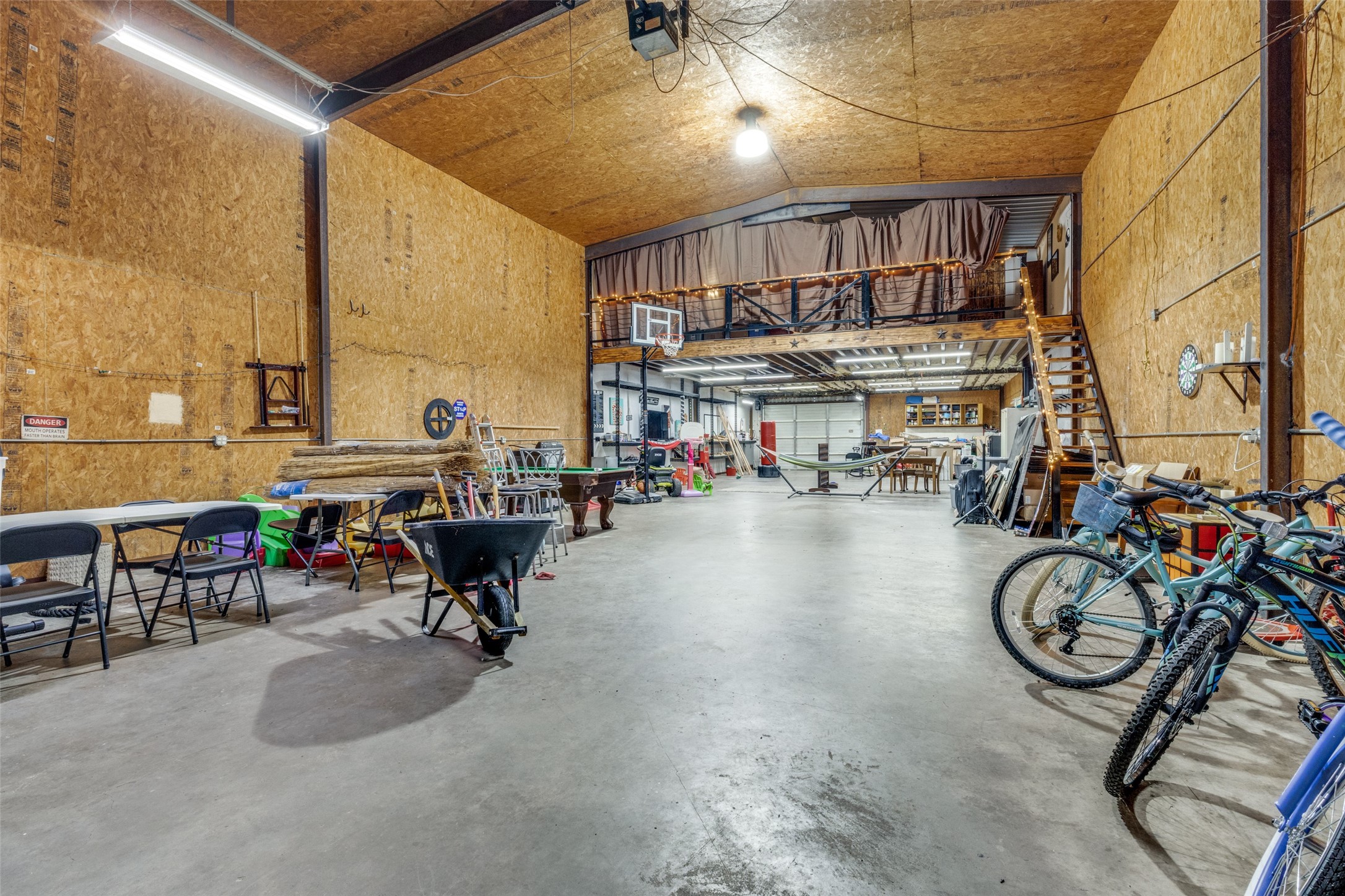 1590 Farm Road 2352