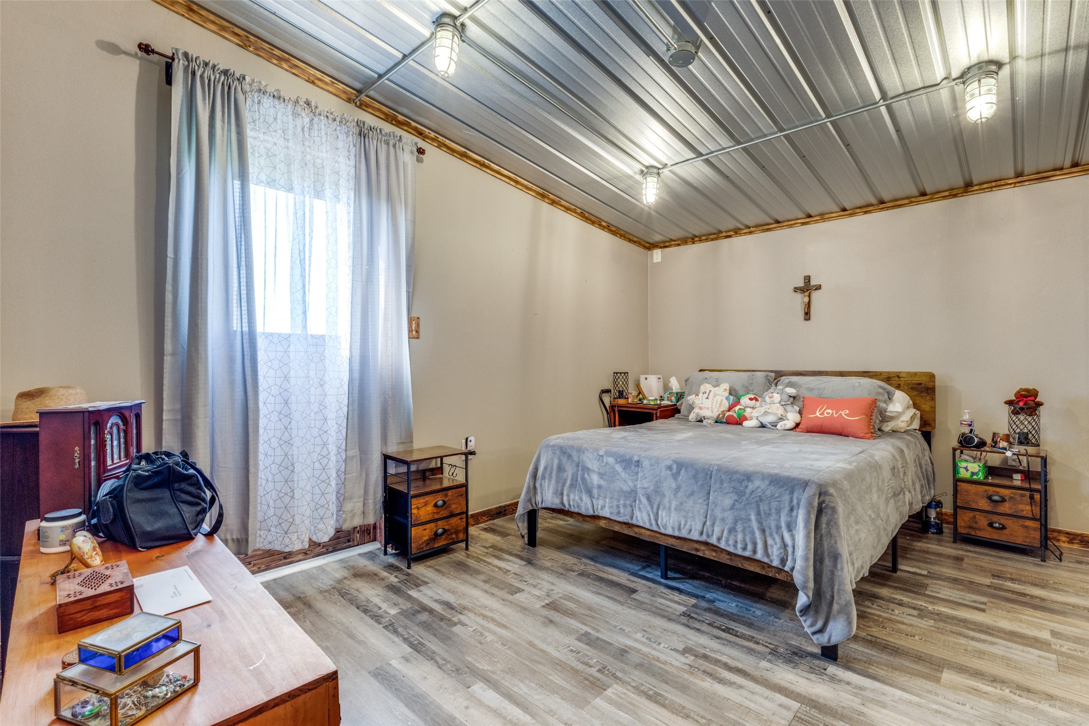 1590 Farm Road 2352