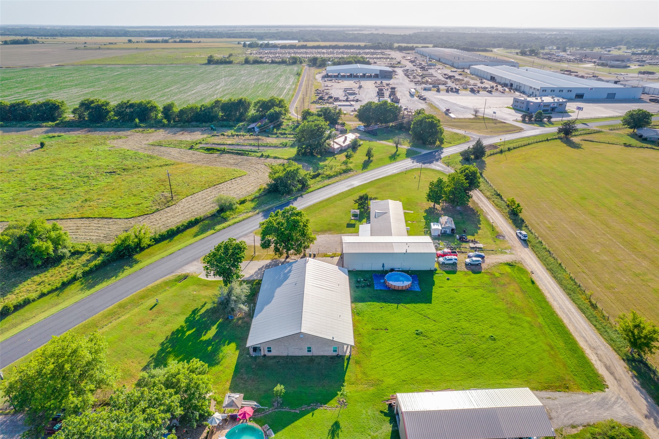 1590 Farm Road 2352