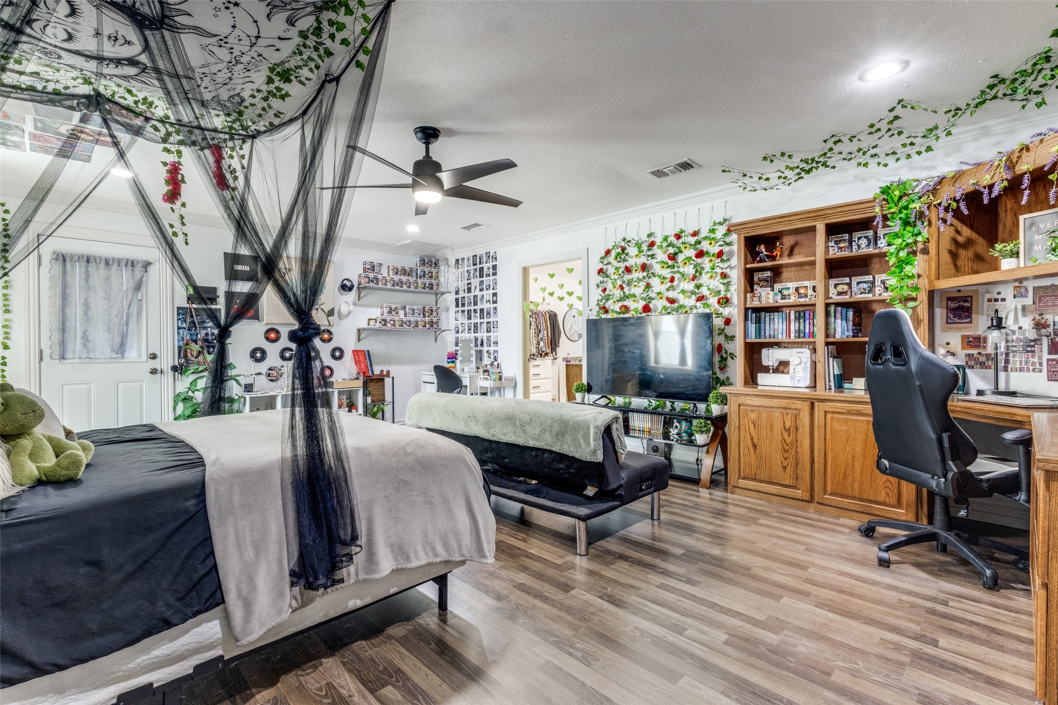 1590 Farm Road 2352