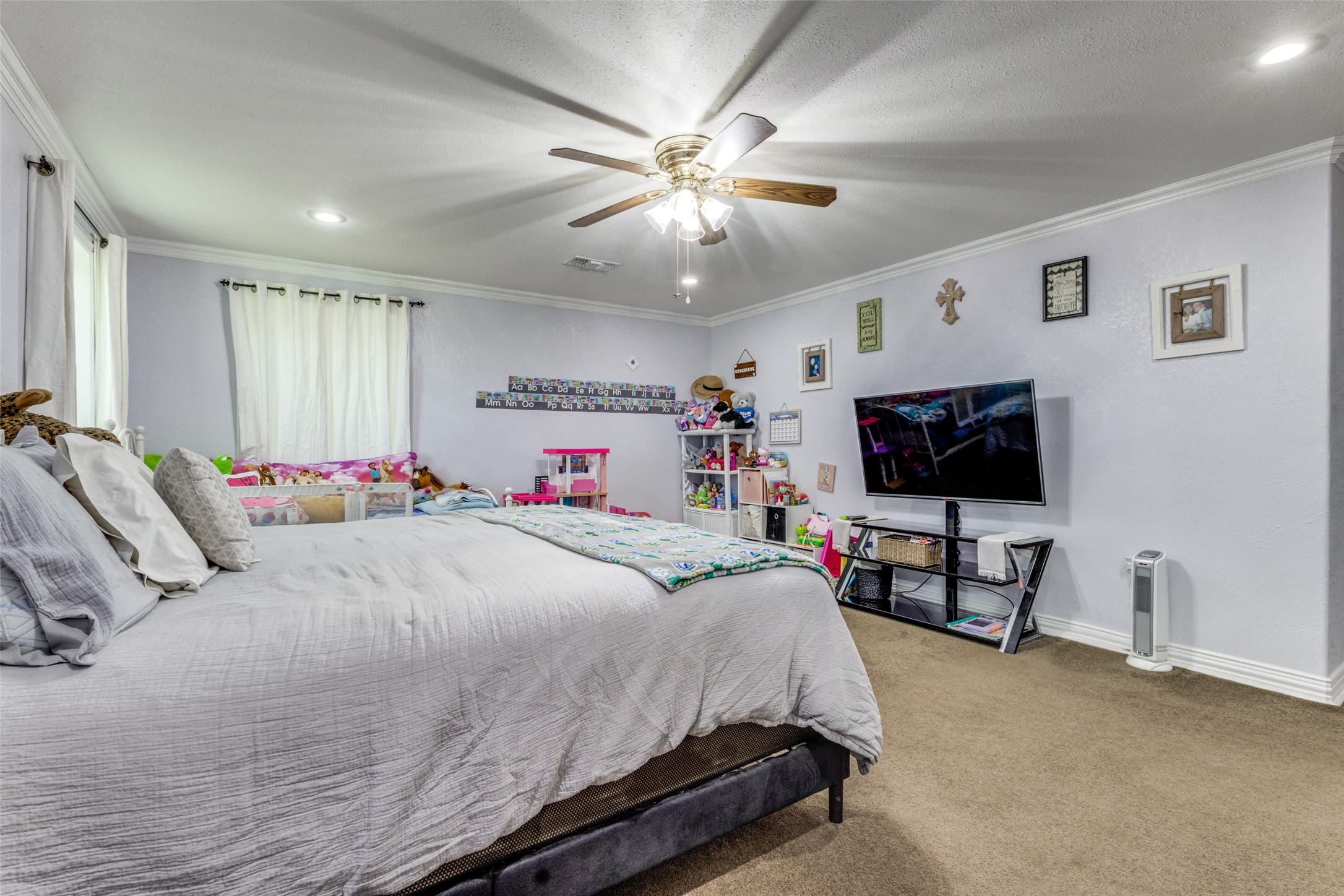 1590 Farm Road 2352