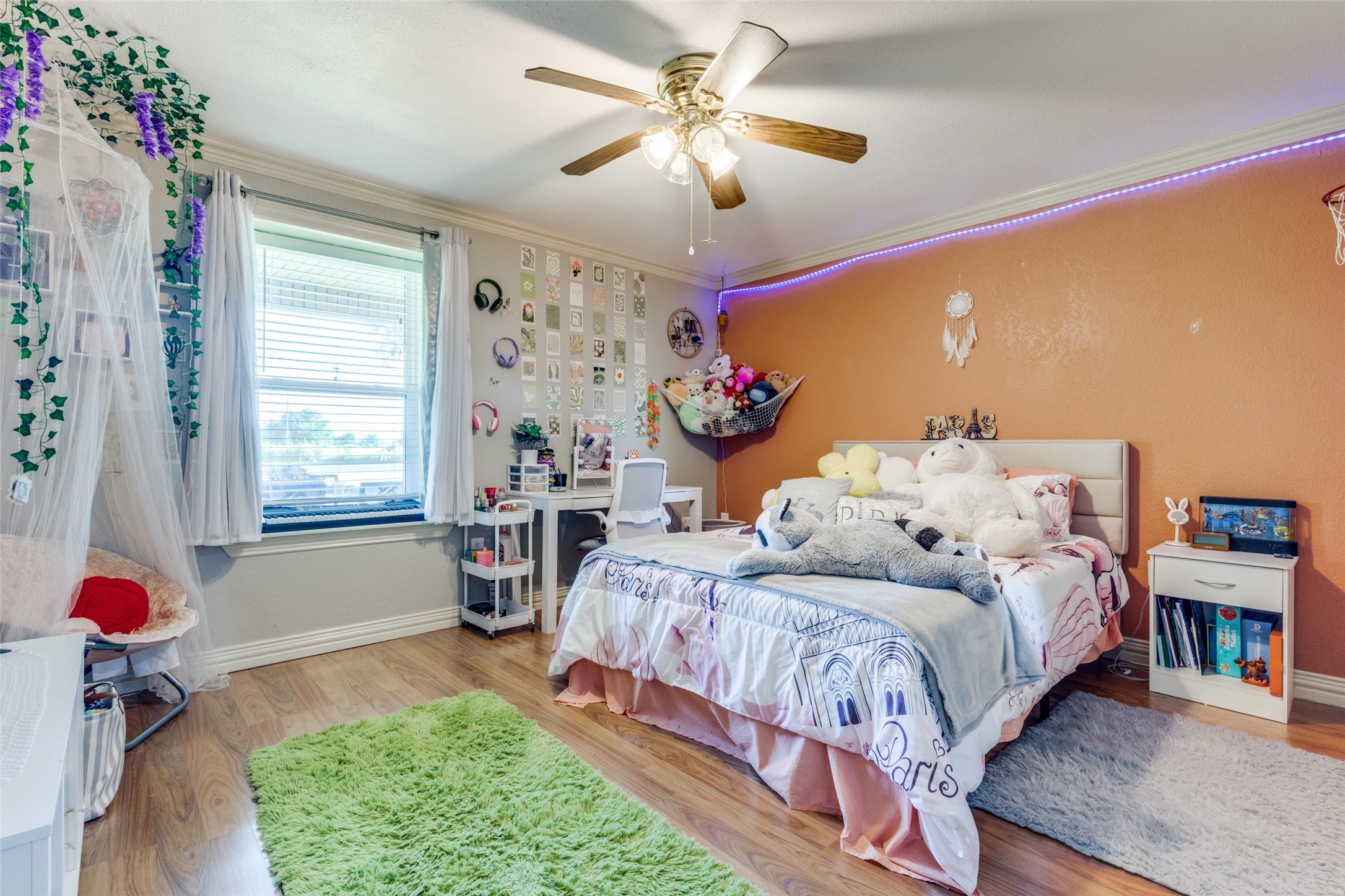 1590 Farm Road 2352