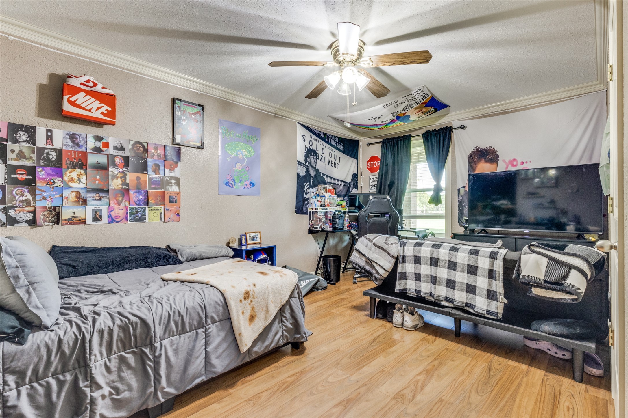 1590 Farm Road 2352