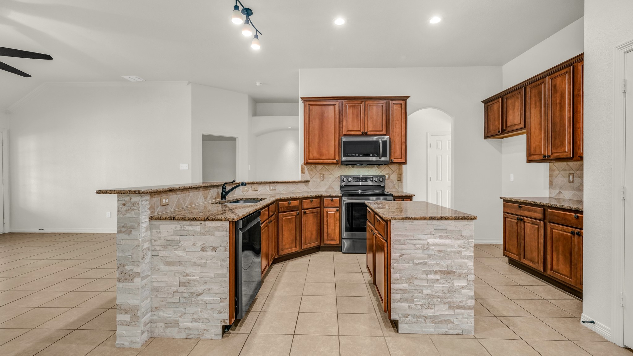 914 Randall Road