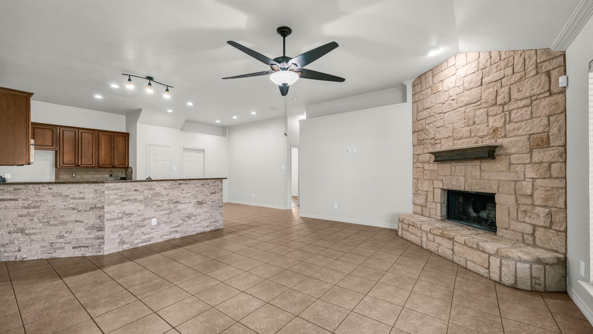 914 Randall Road