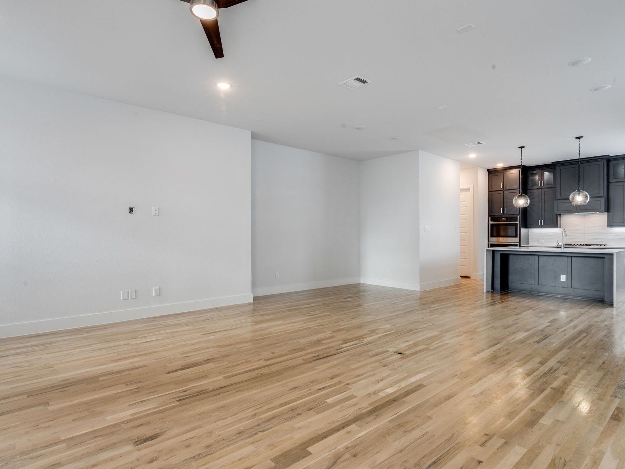 4913 Broadway Drive