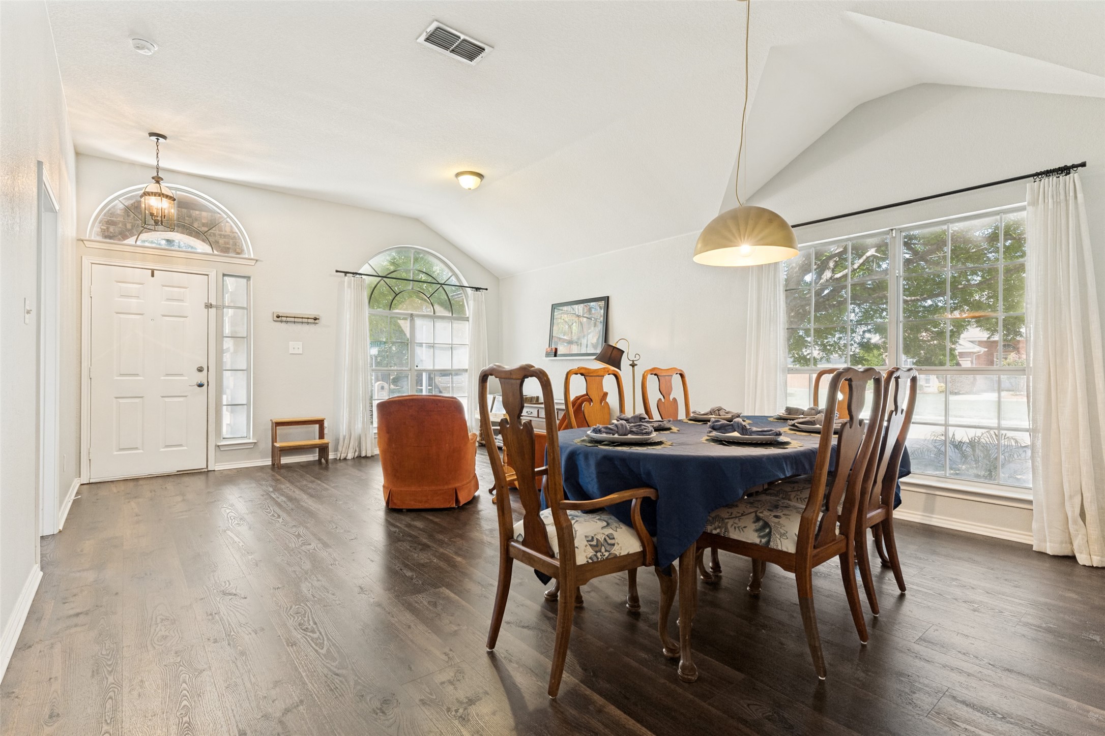 1024 Kingsley Drive