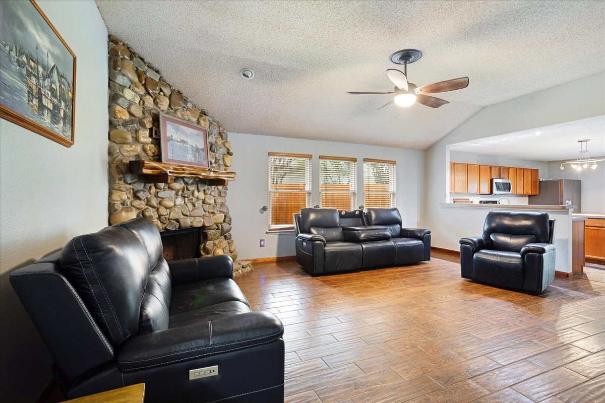 1205 Post Oak Trail