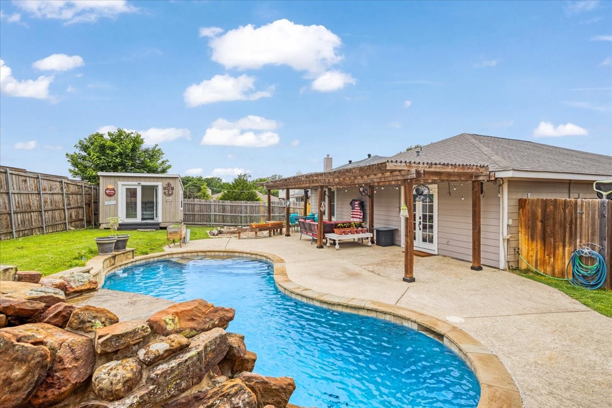 1205 Post Oak Trail