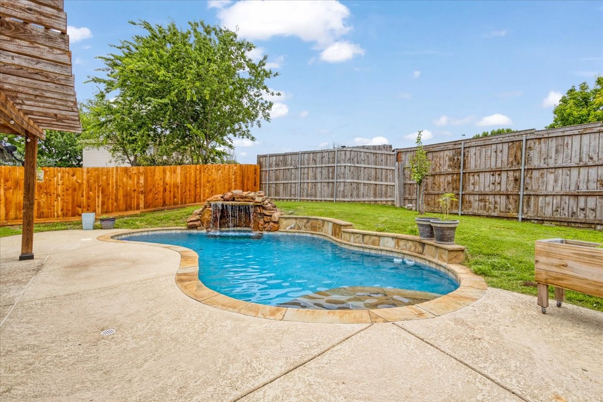 1205 Post Oak Trail