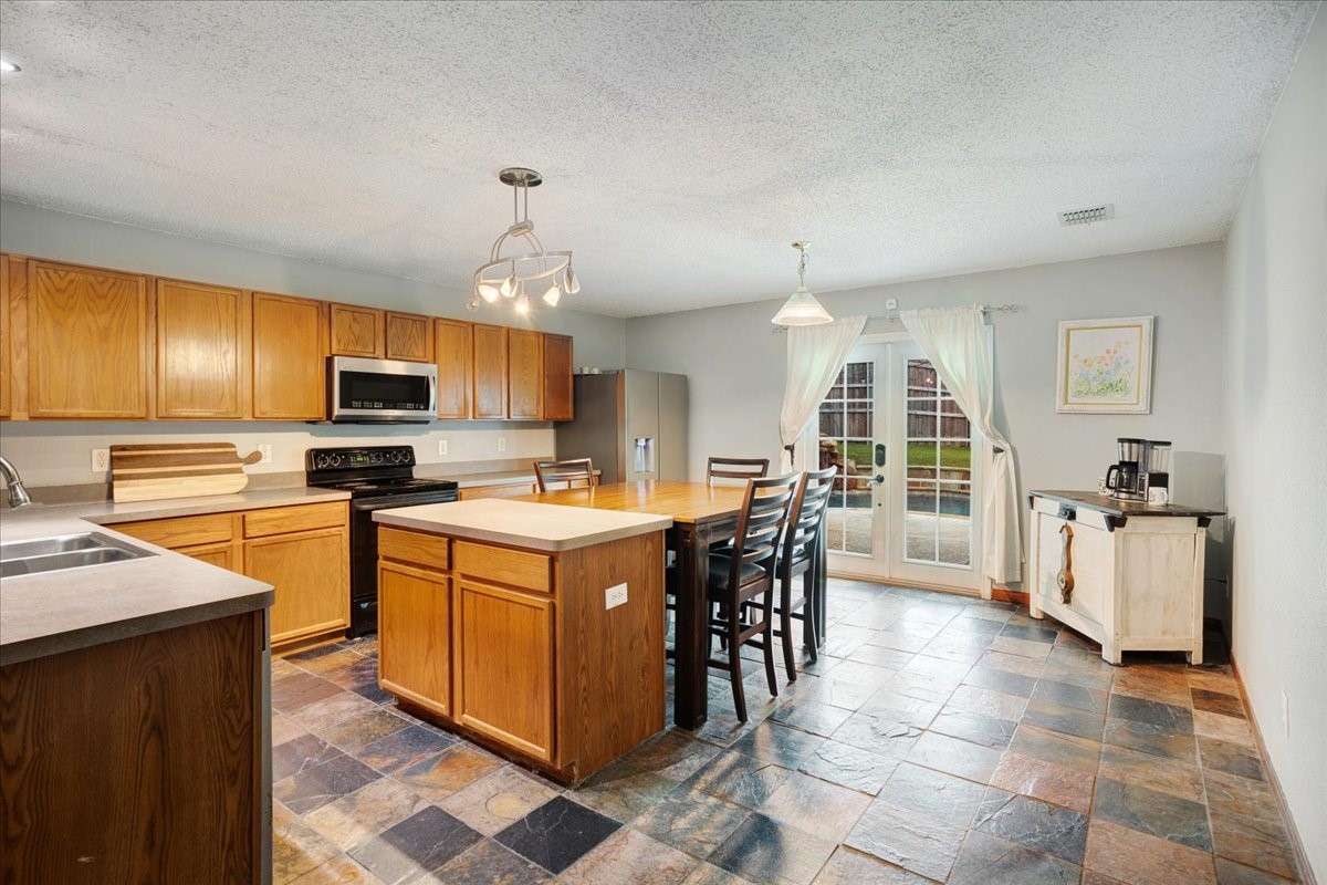 1205 Post Oak Trail