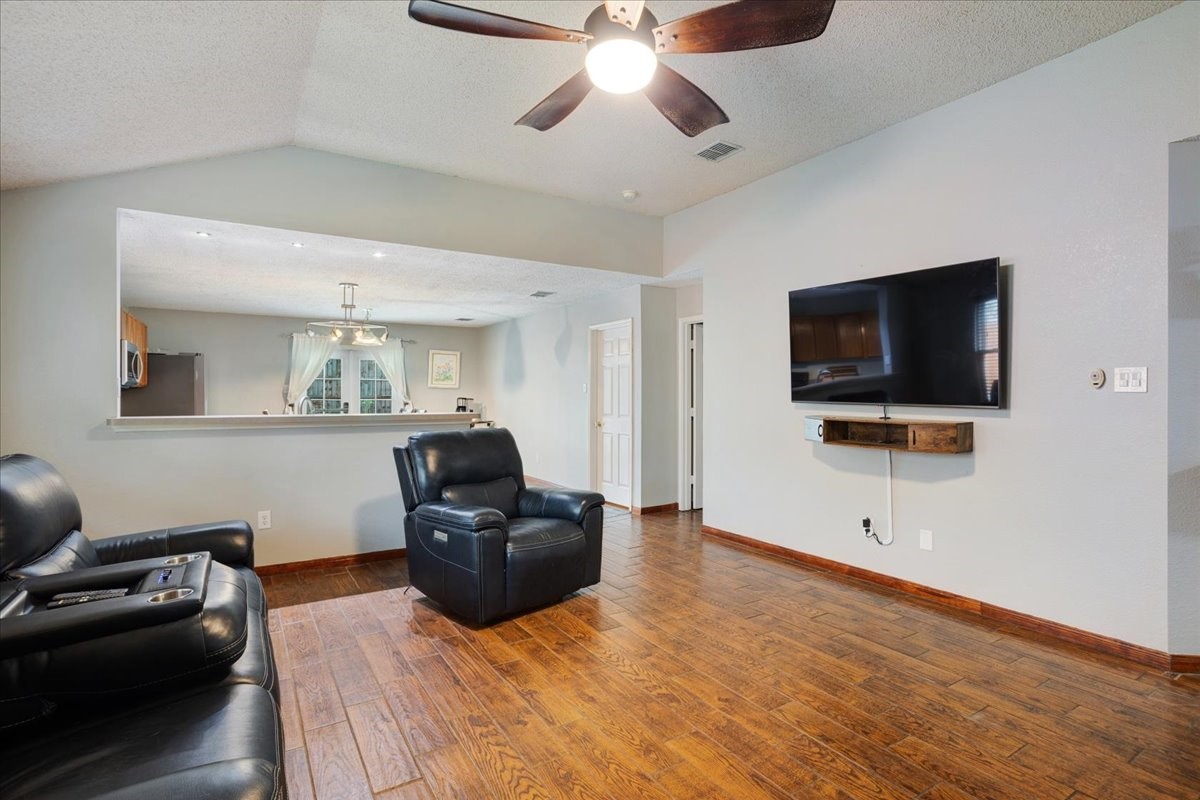1205 Post Oak Trail