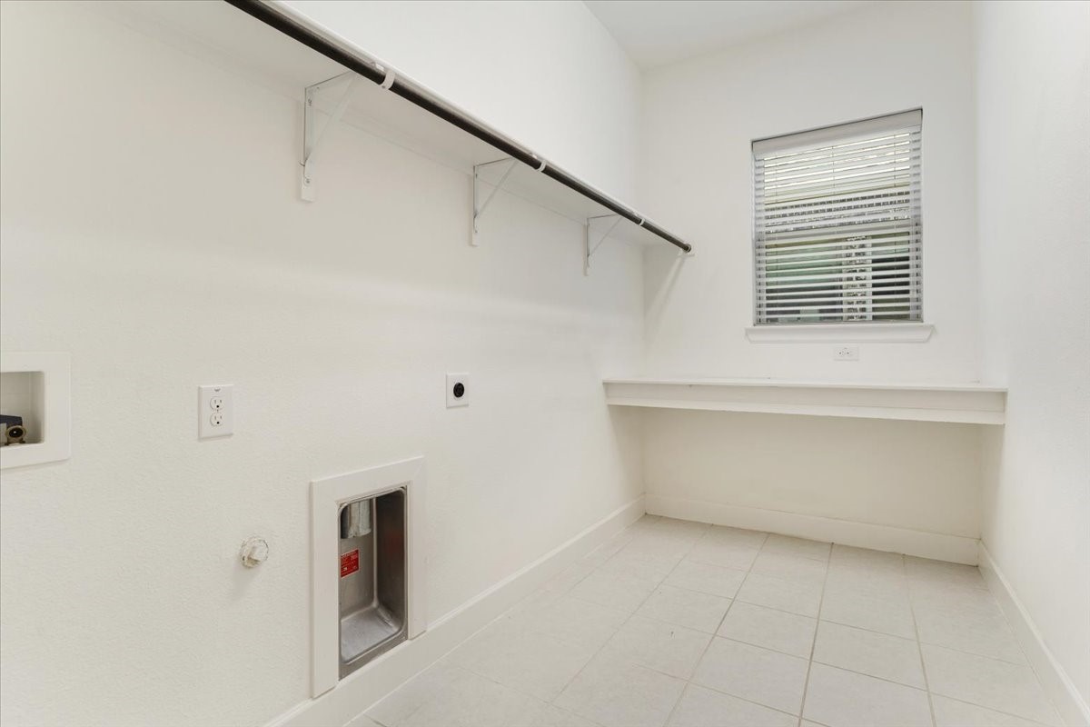 3227 Fall Flyer Place
