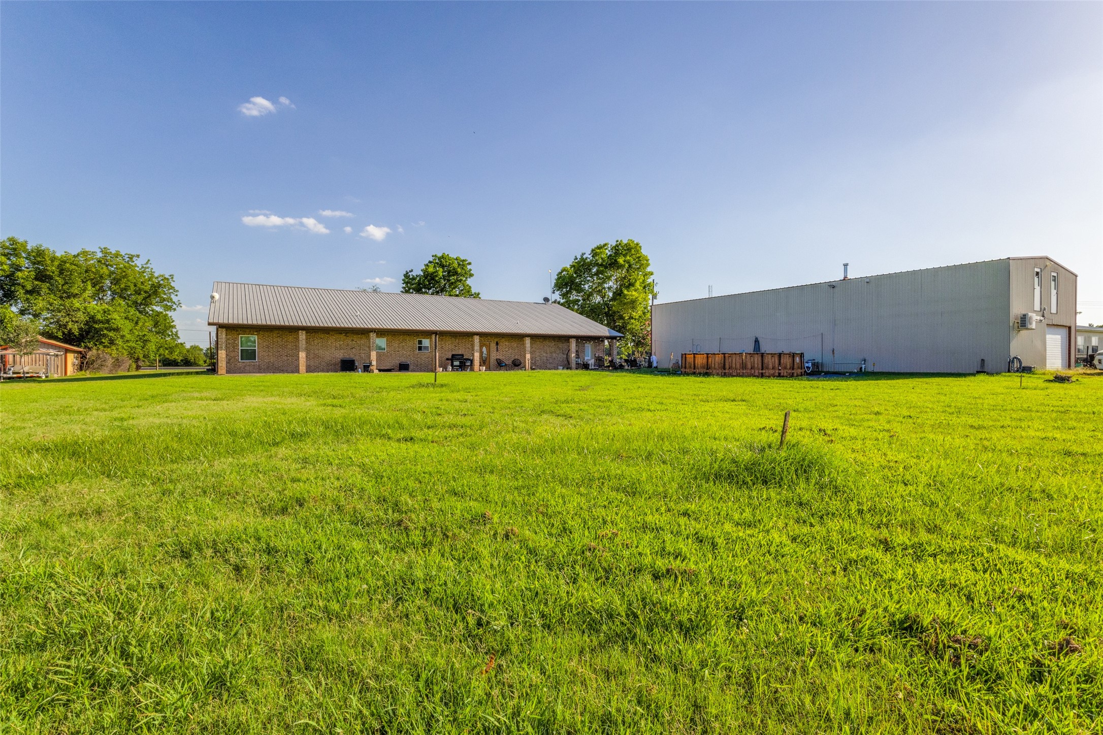 1590 Farm Road 2352
