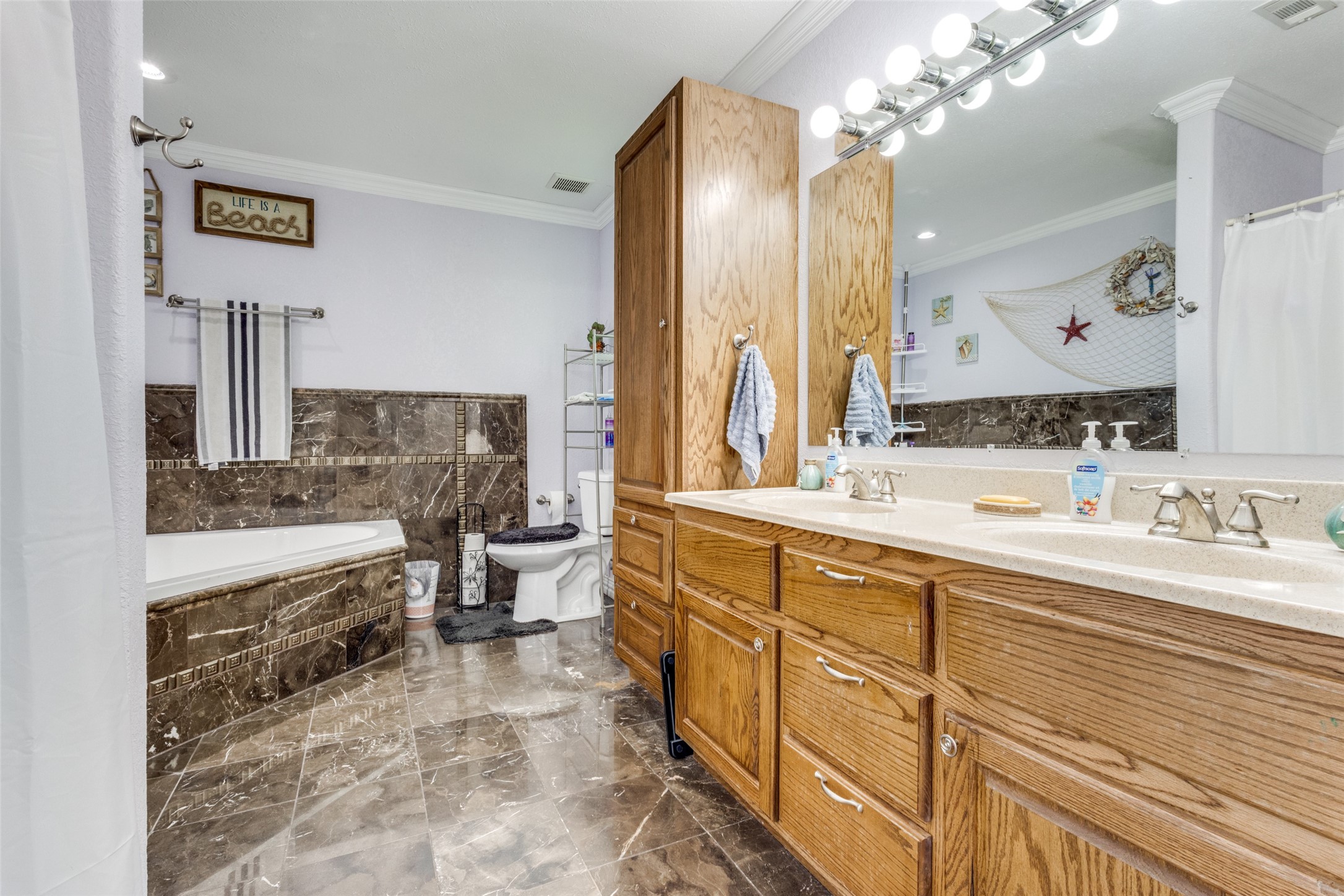 1590 Farm Road 2352