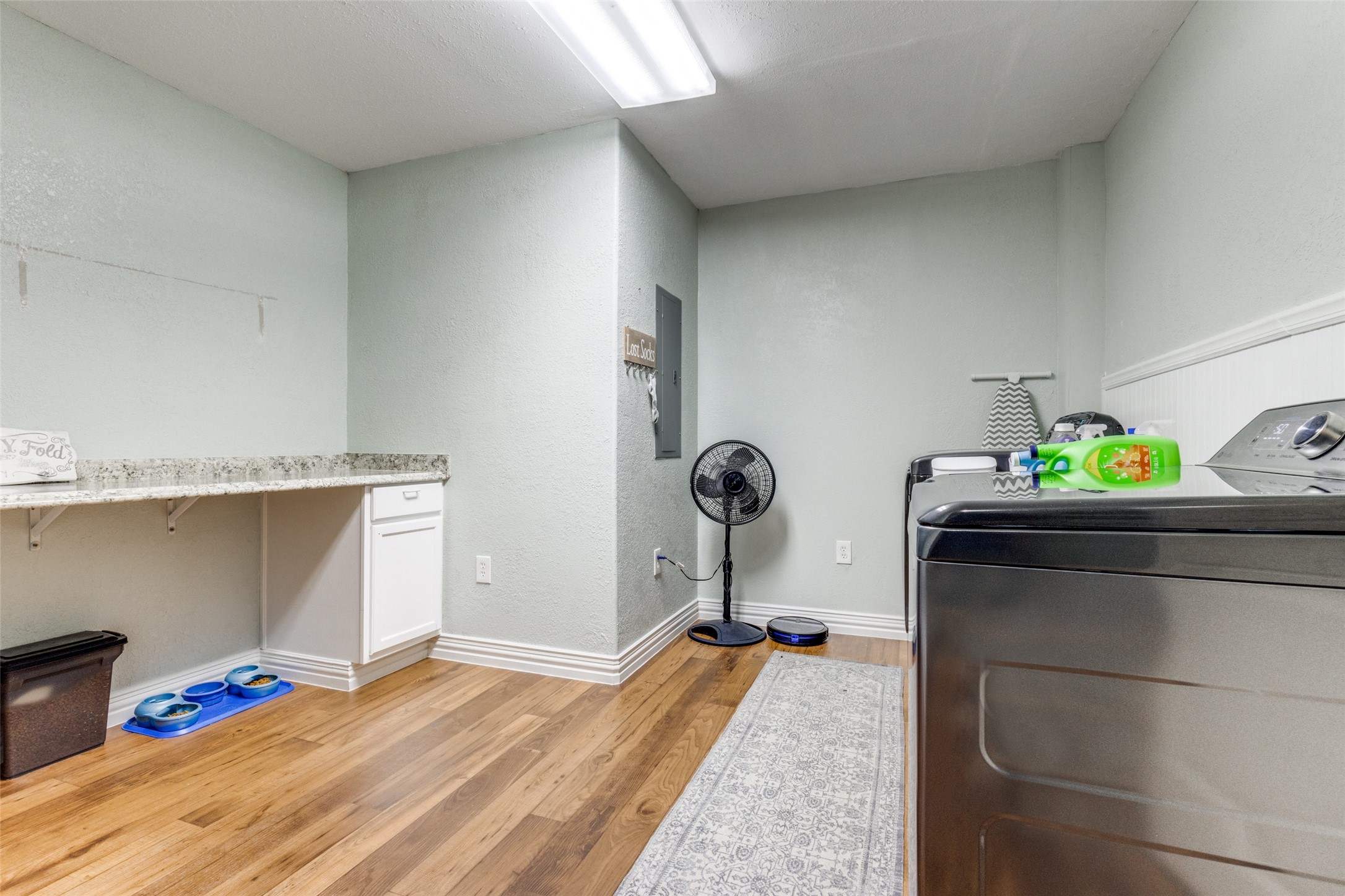 1590 Farm Road 2352