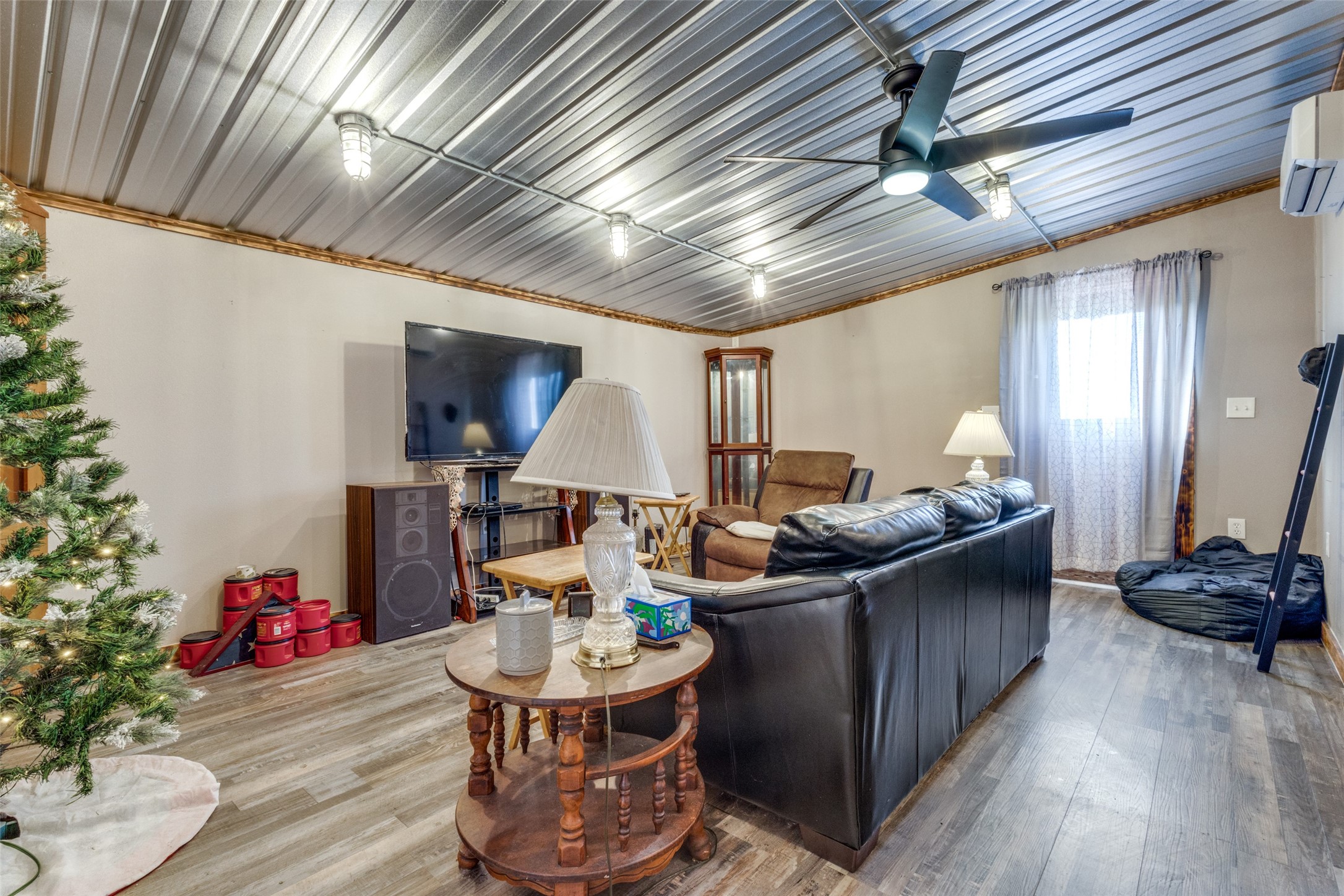 1590 Farm Road 2352