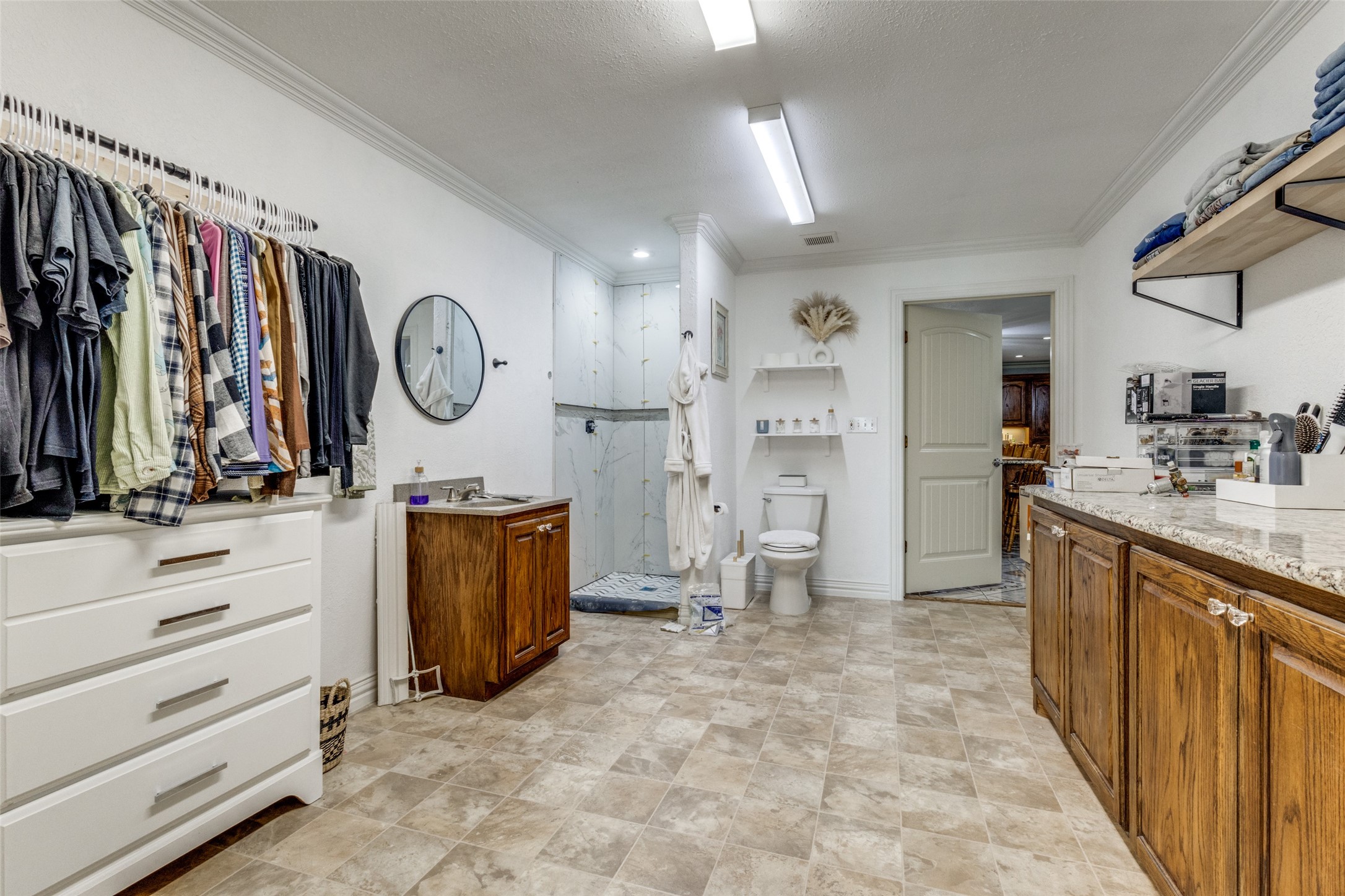1590 Farm Road 2352