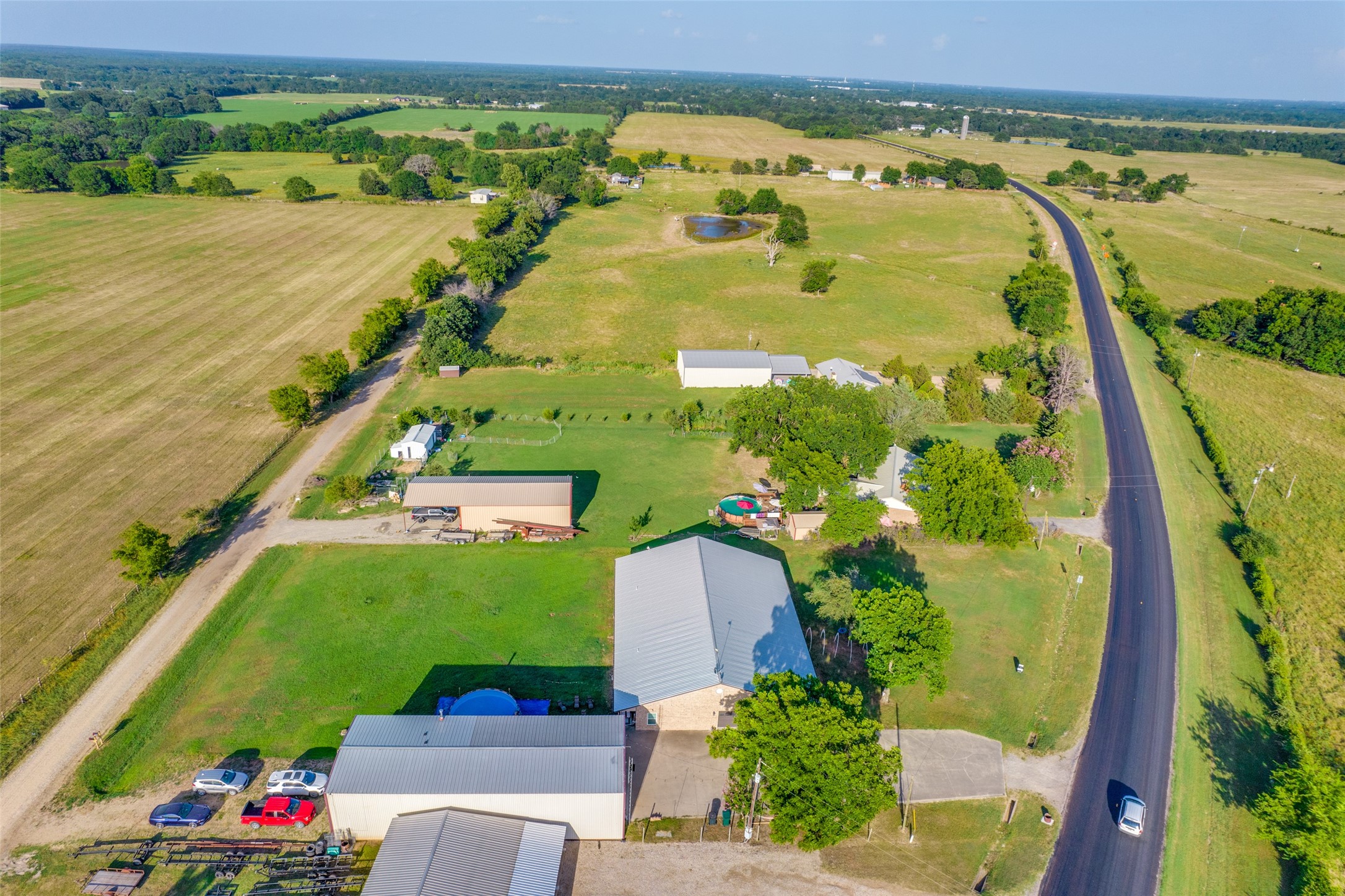 1590 Farm Road 2352