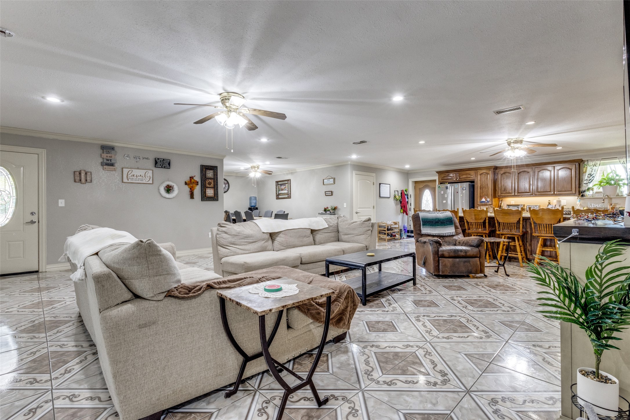 1590 Farm Road 2352