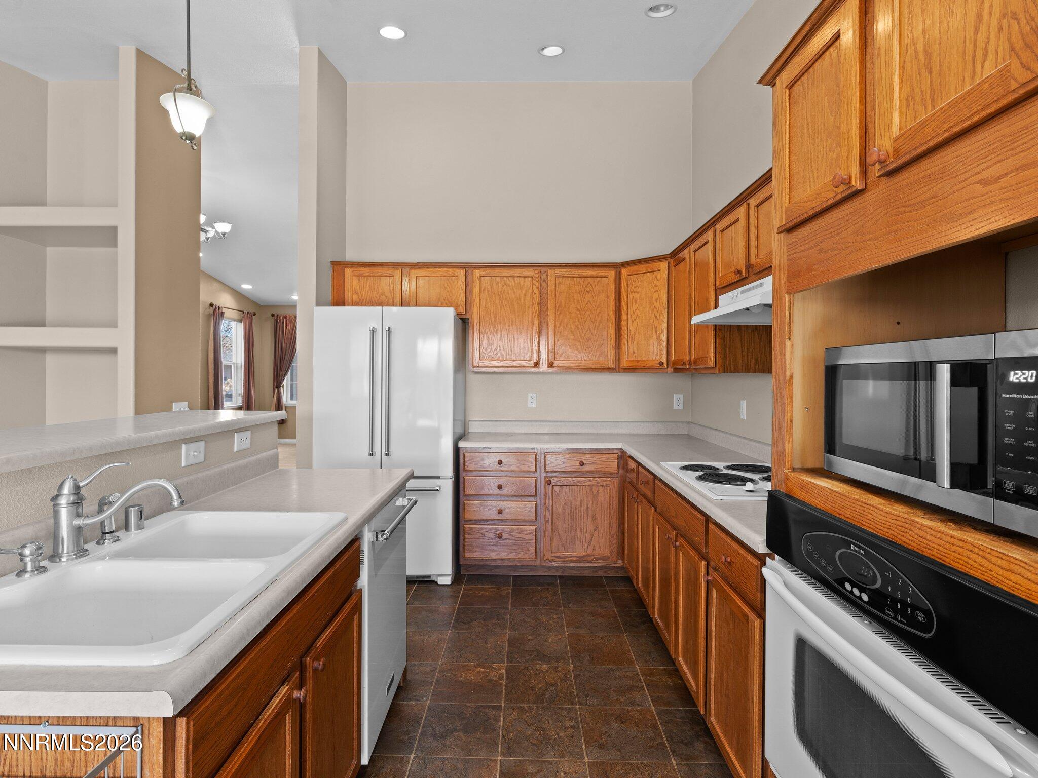 875 Vista Park Drive